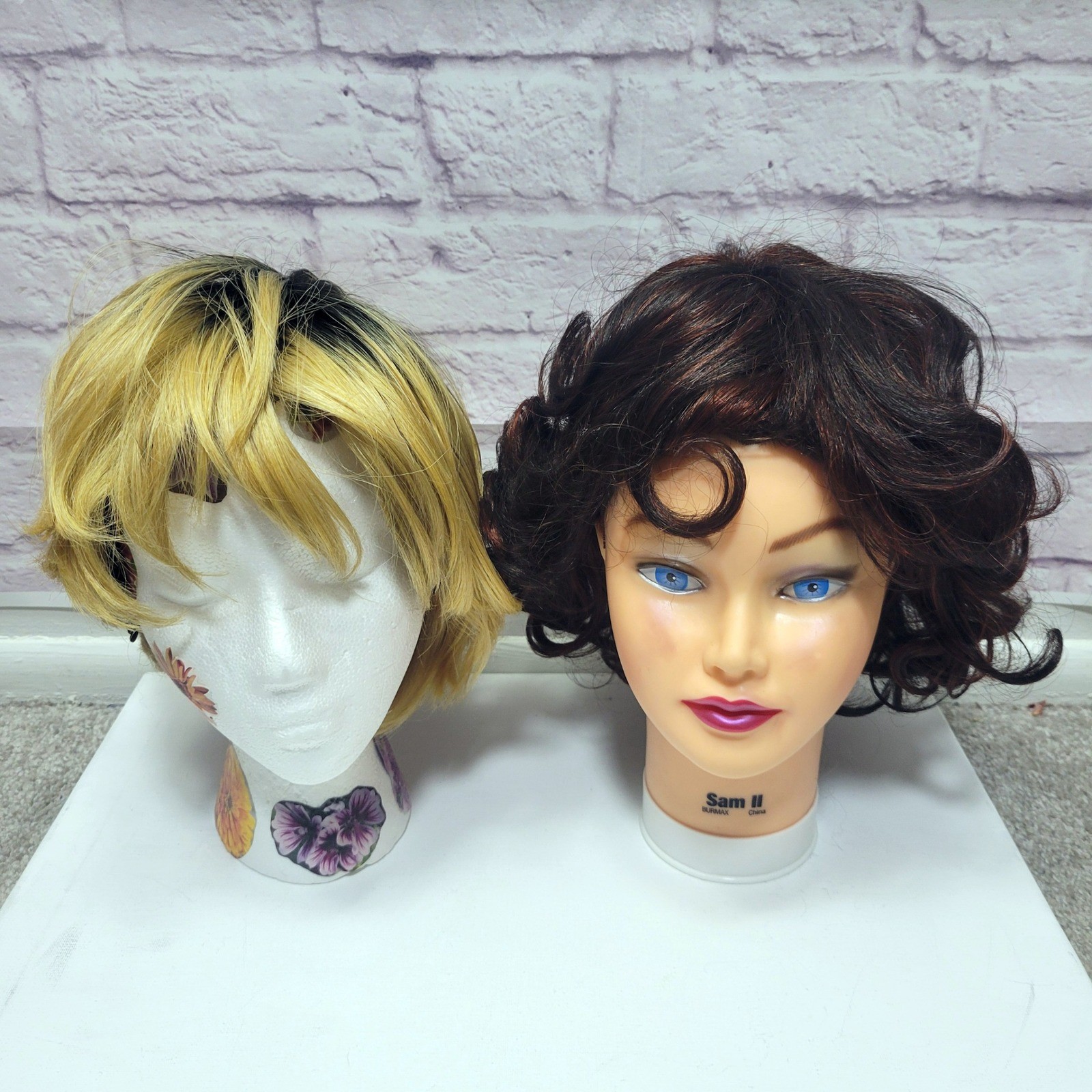 Lot 23 Pre-Owned Mixed Wigs Short Black Brunette Curly Vanessa Foxy Silver *READ