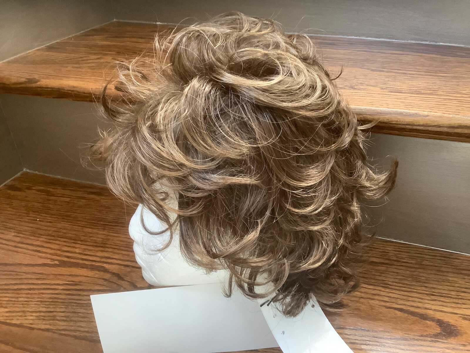Wig Shop Women’s Style: Julia-A Color: 8/12A M4327 Brown Short Sassy Wavy NWT