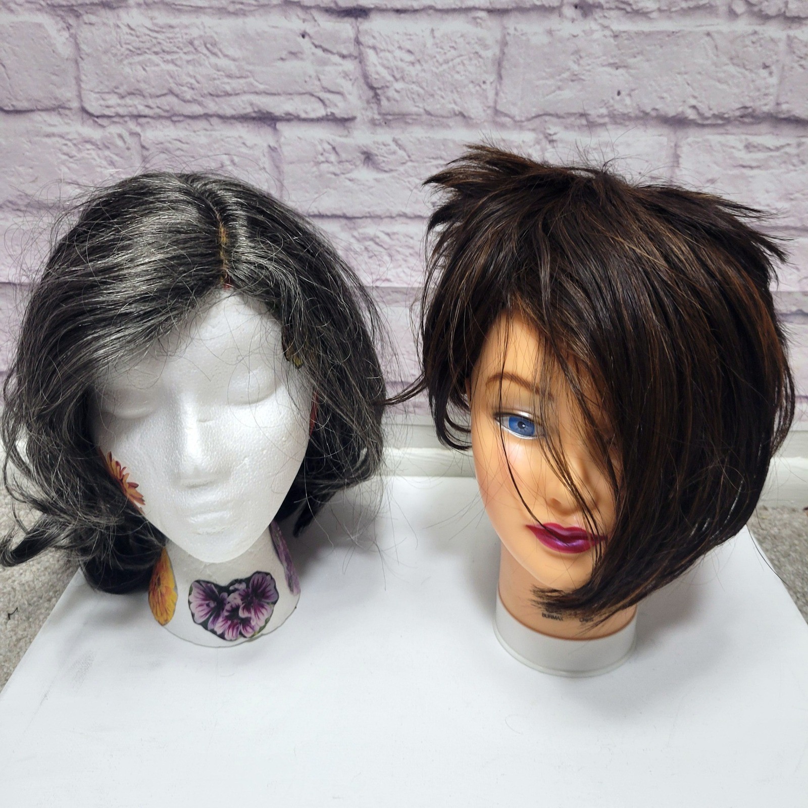 Lot 23 Pre-Owned Mixed Wigs Short Black Brunette Curly Vanessa Foxy Silver *READ