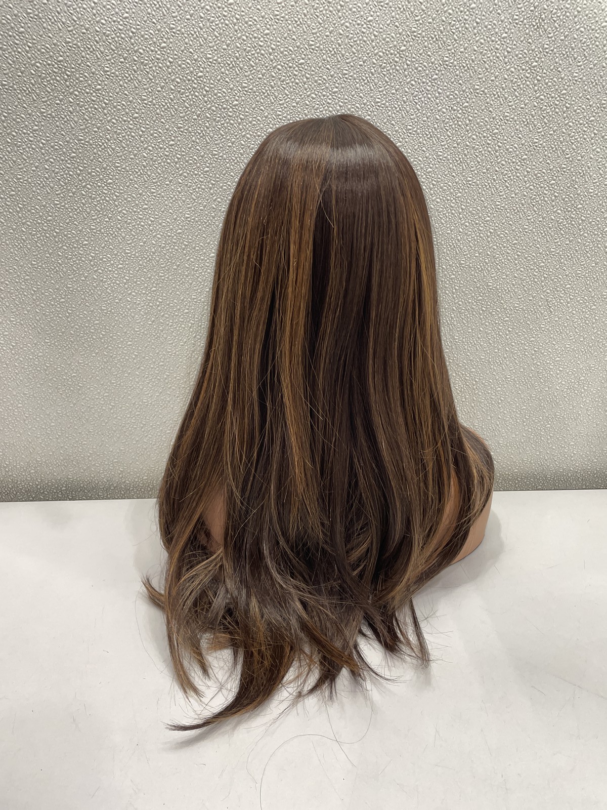 Gorgius Highlight Black Mixed Brown Straight Synthetic Glueless Wig, 22″