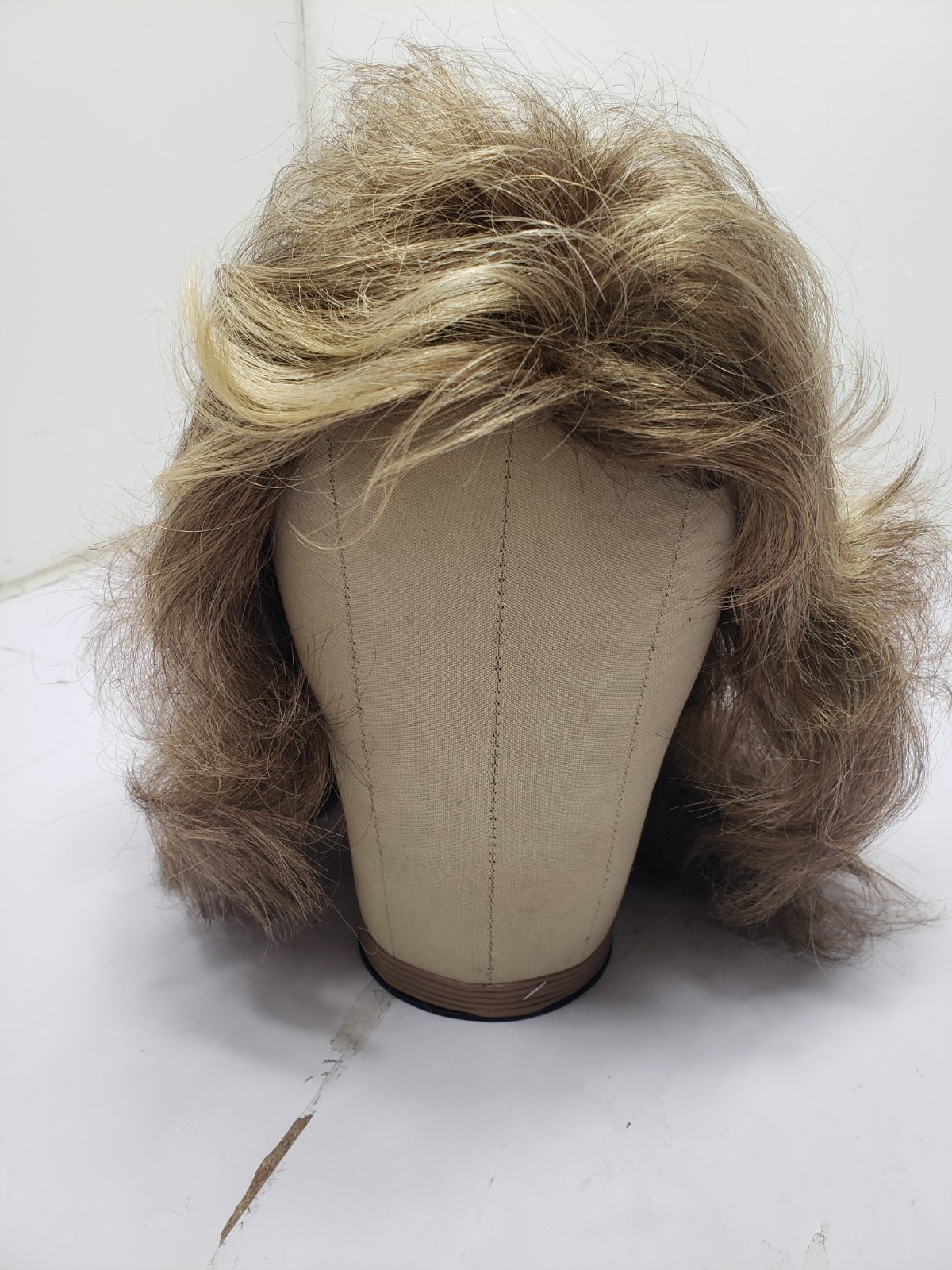 Statements By TWC Bold Beauty Wig 24/12HT Blonde Blend Average Cap Synthetic