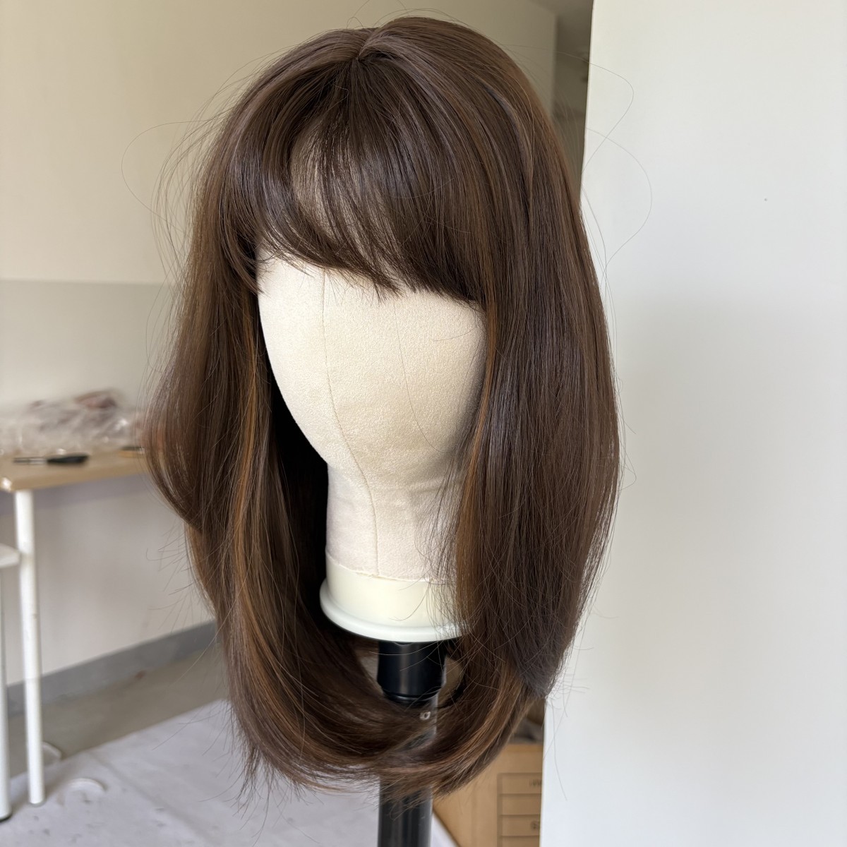 Layered Synthetic Hair Mixed Brown Short Straight Dress Up Wigs With Bangs