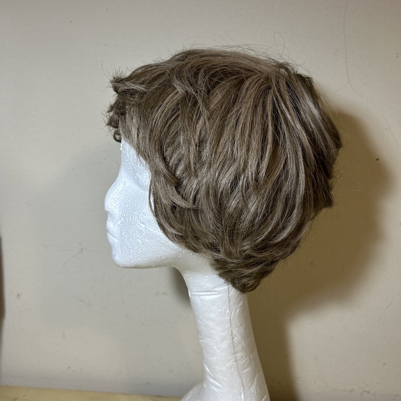 Honey short Light Brown 100% Kanekalon hair wig Rare Cap Hong Kong