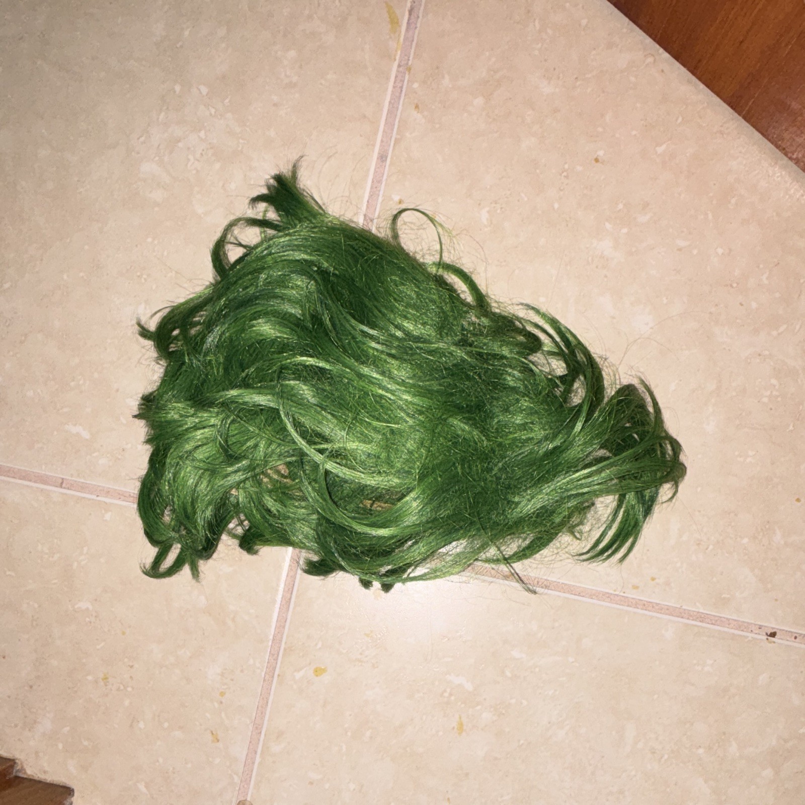 Green Short Wavy Synthetic Wig Classic Cap Free-Part Elastic Cosplay Unisex