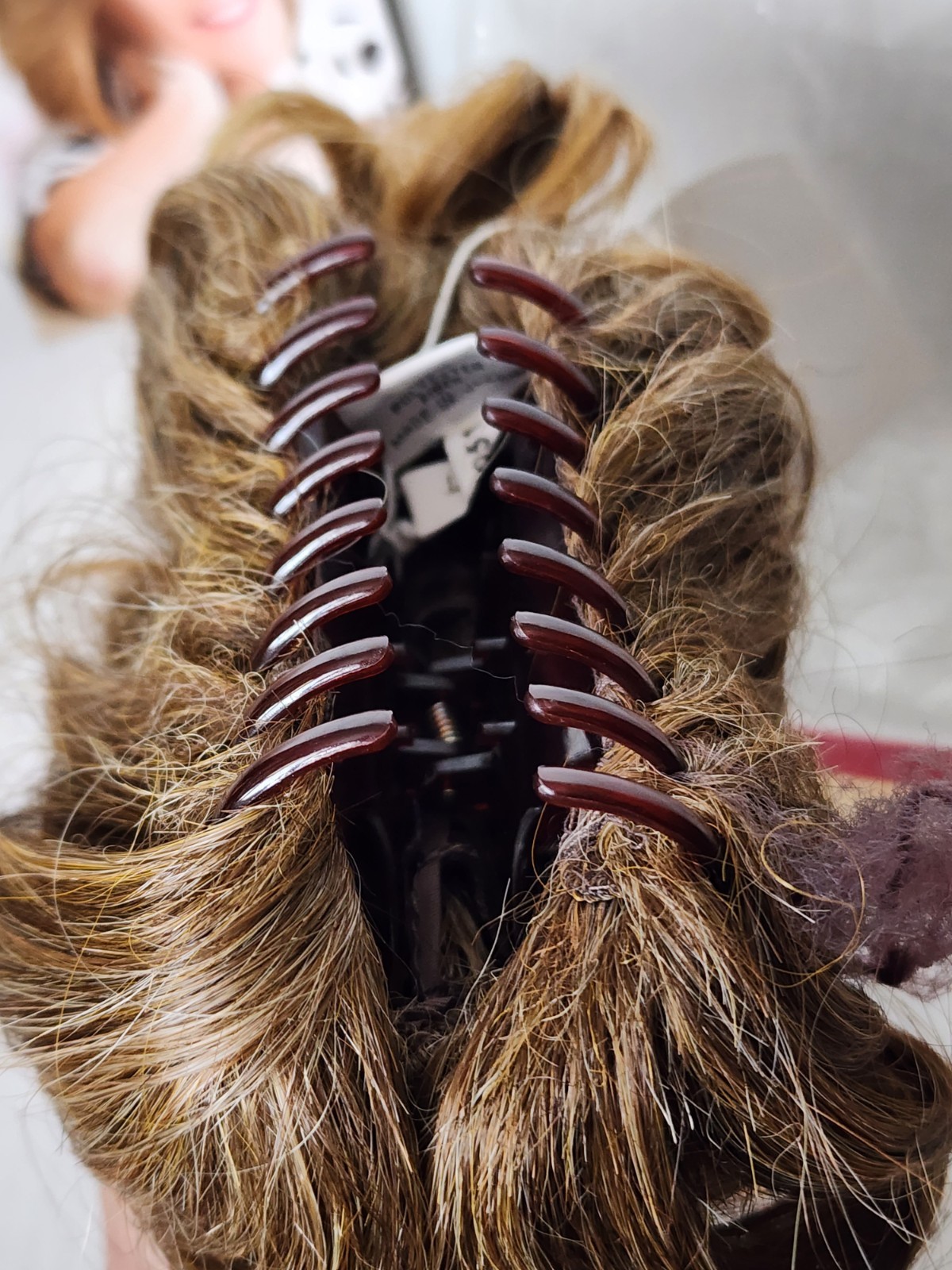 TONI BRATTIN Ponytail Curls | Dark Blonde | 4″ Claw Clip | New