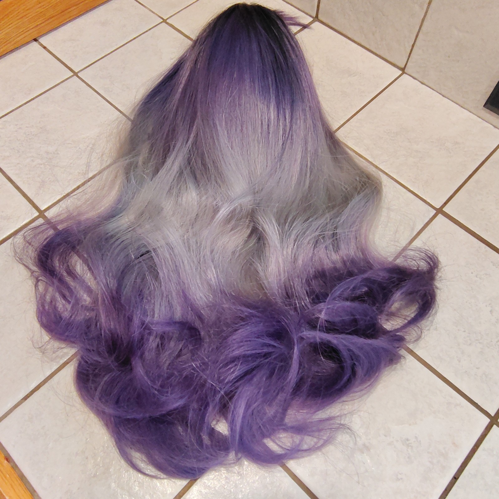 Synthetic Wig K-pop Idol Style ombre black White Purple Wave 18 Inch & Bangs B74