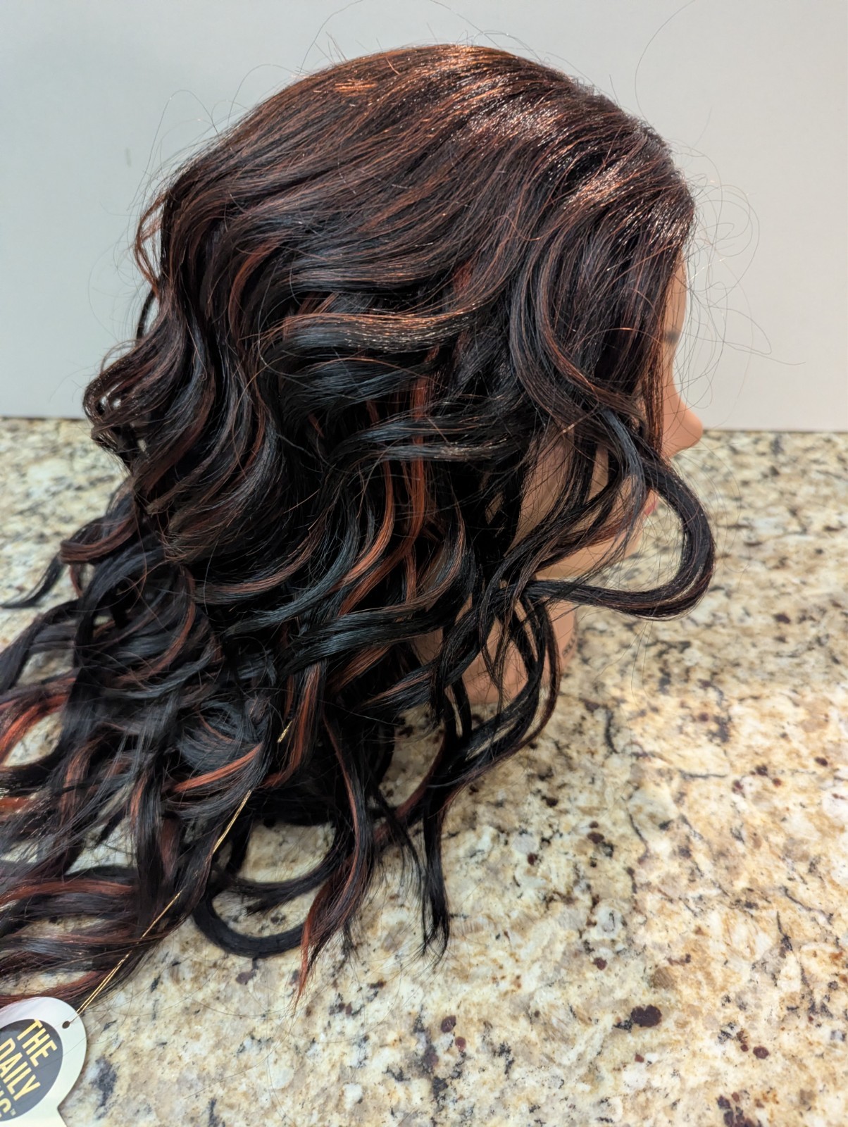Outre The Daily Wig 18″ Style & Dash Wavy Daily 11 (S1B/350) Brown Red Highlight
