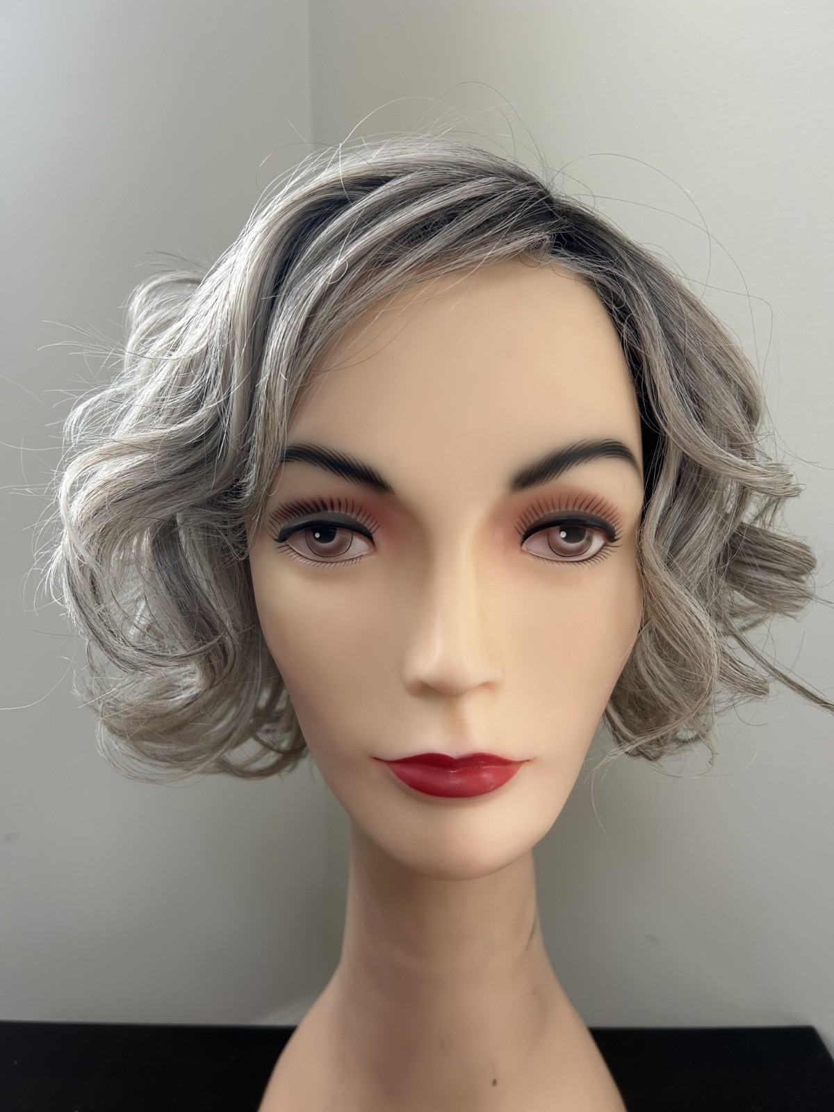 Belle Tress Arista HF Synthetic Arista HF Wig – Chrome – Excellent