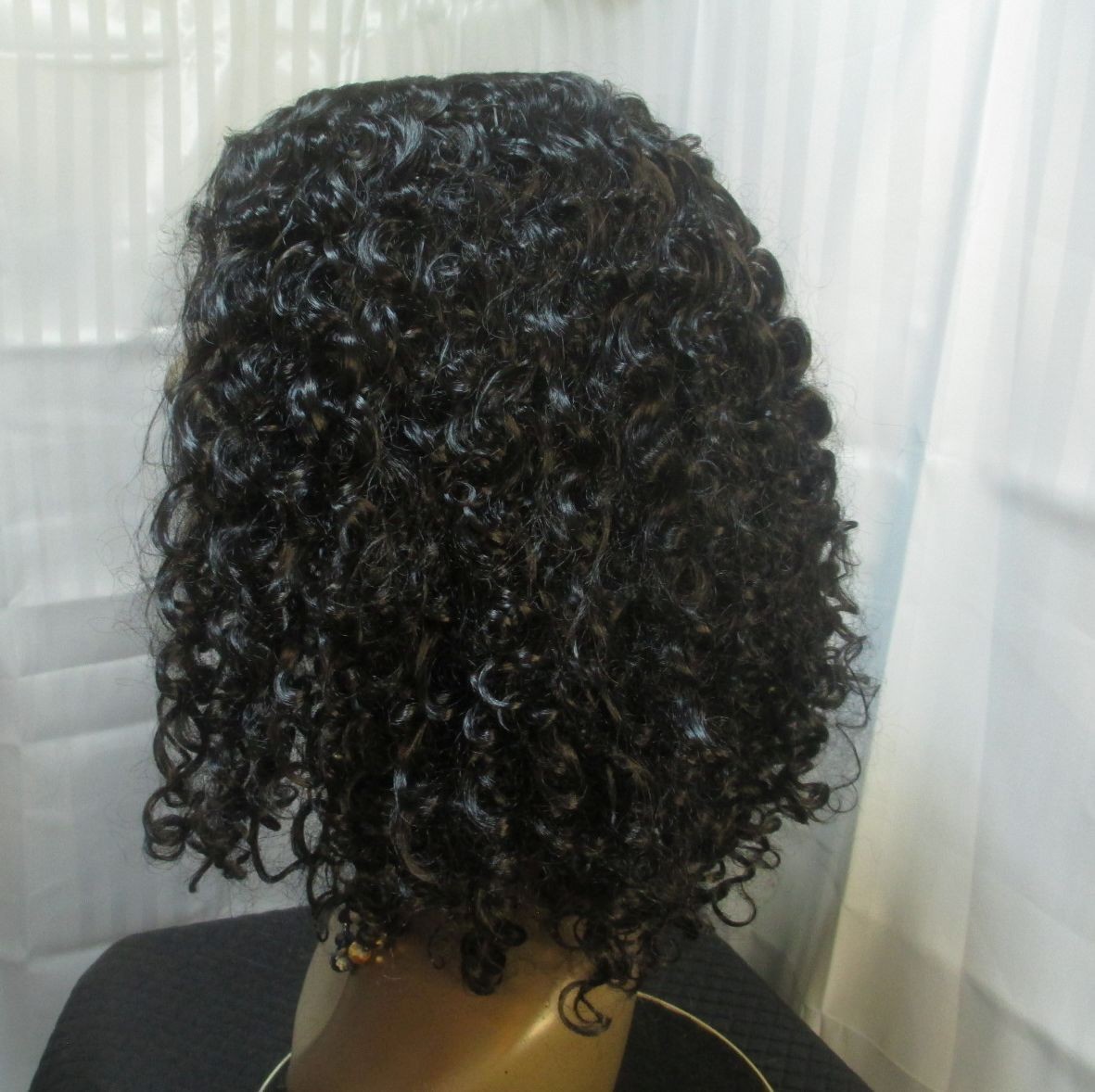 Med long curly wig right skin part color black 1B cute very curly & thick New