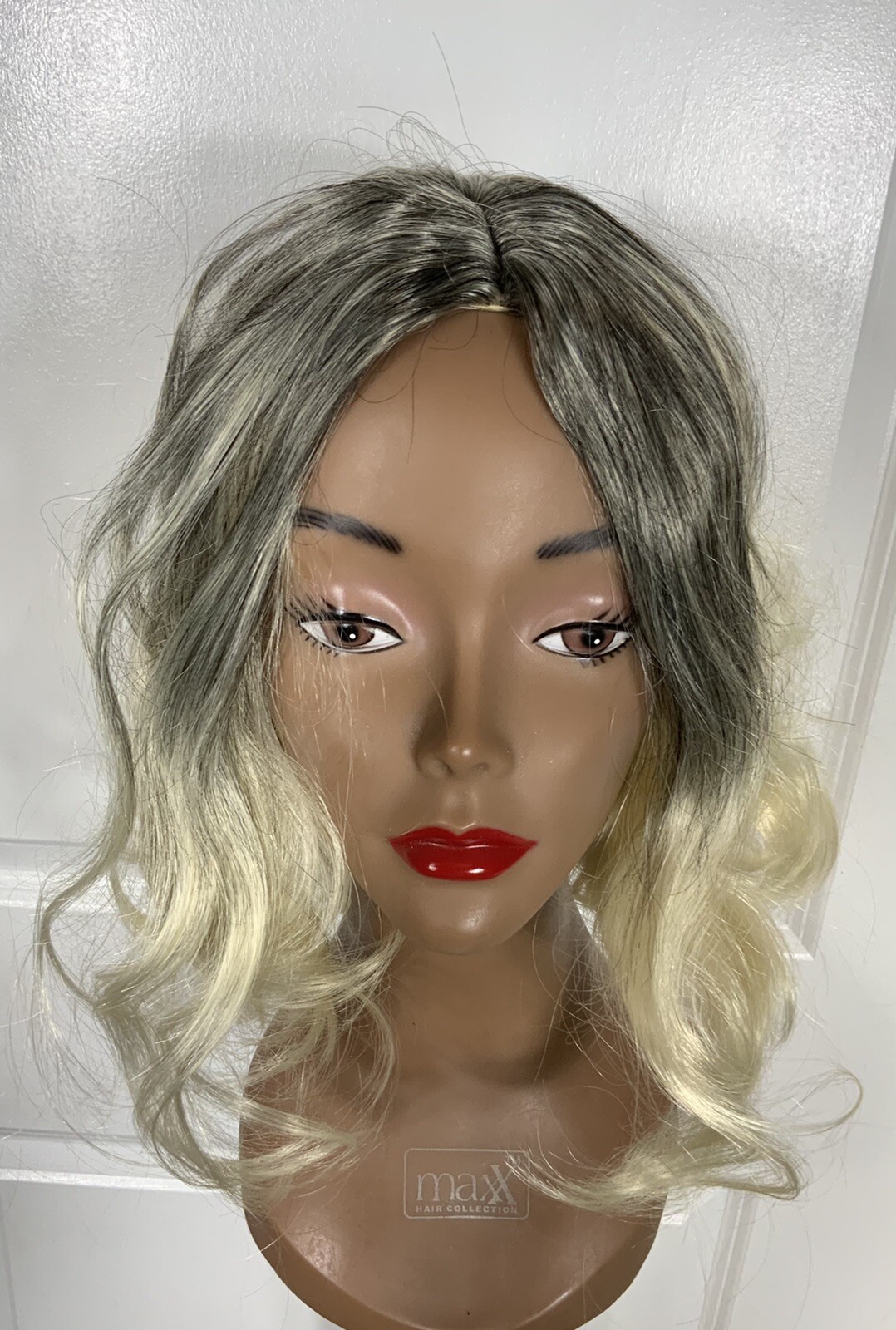 Synthetic Wig Light Blonde/Ash Gray Roots SZ Average Wavy Shoulder Length J-2