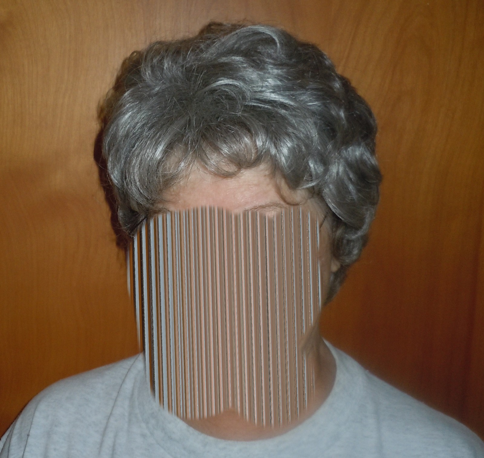 beautiful gray wig classic cap with adjustments short wavy