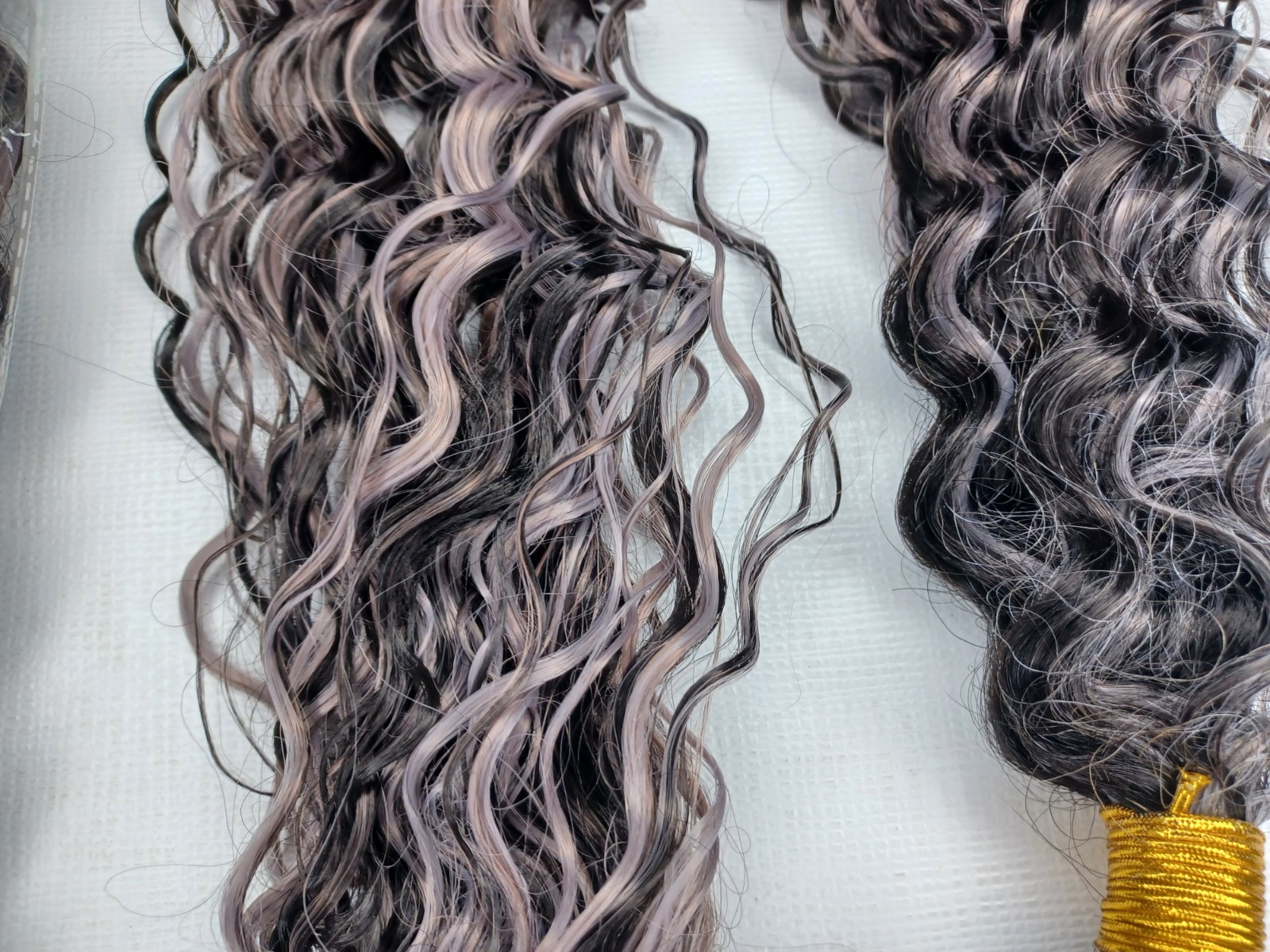3 Bundles 34″ Hair Extensions Body Wave Black & Grey