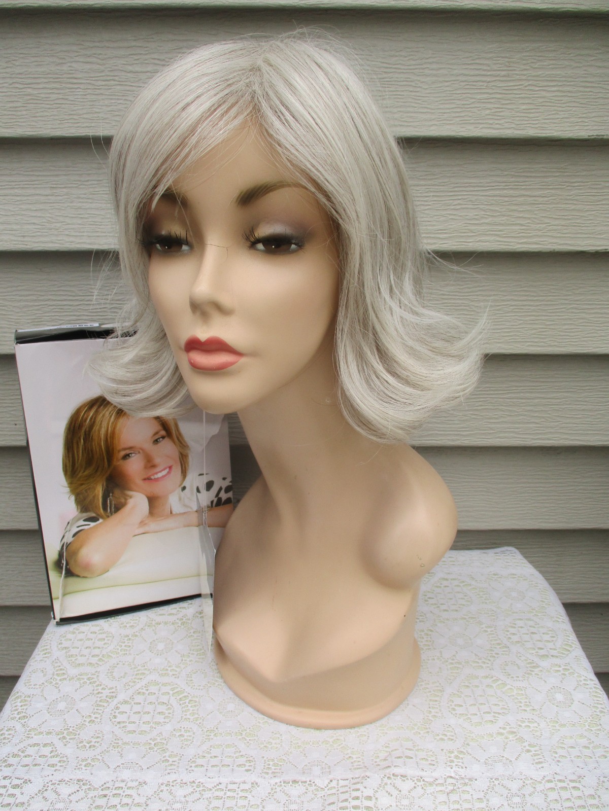 Toni Brattin Wig ENTICING Size Reg AVERAGE Color LIGHT GRAY Heat Friendly