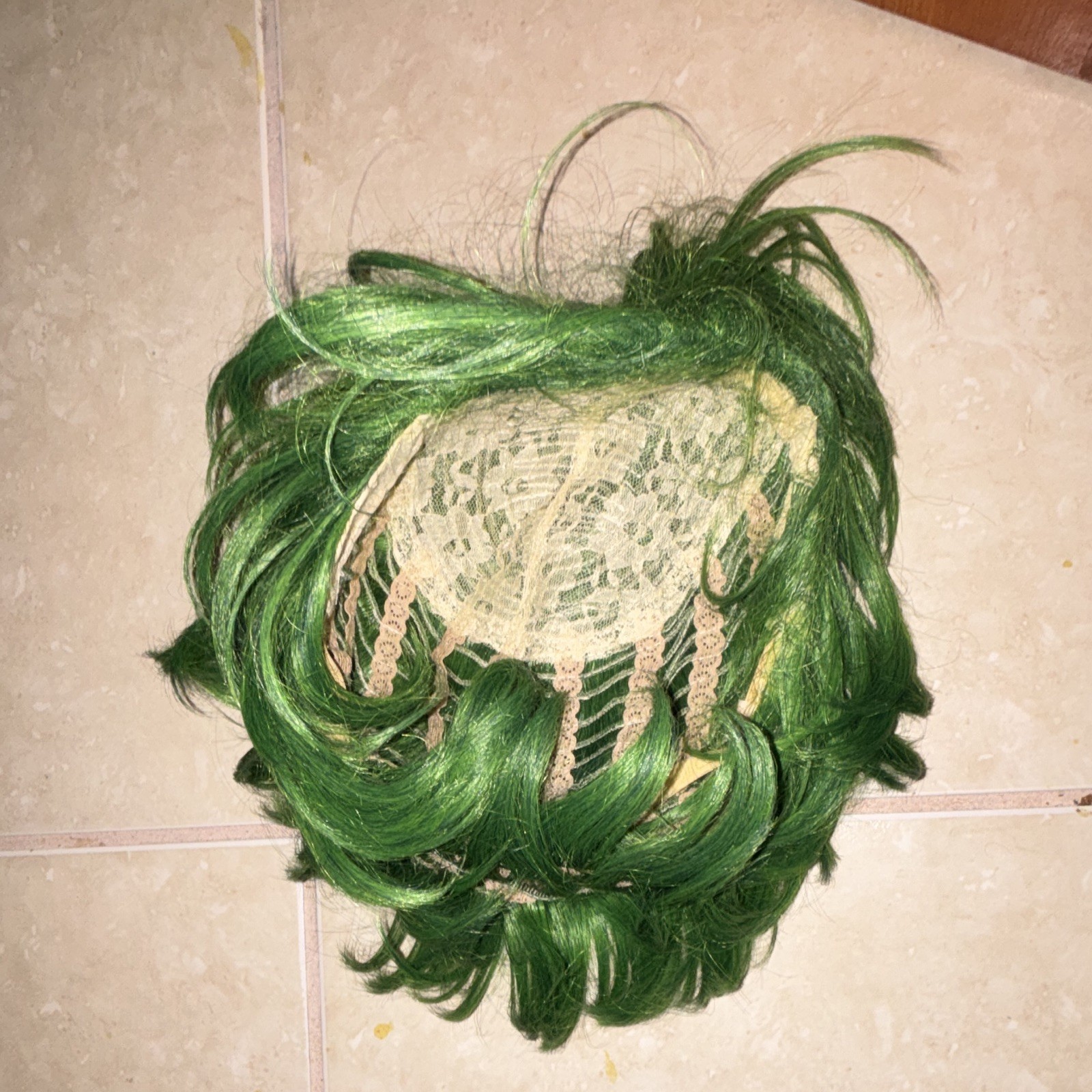 Green Short Wavy Synthetic Wig Classic Cap Free-Part Elastic Cosplay Unisex