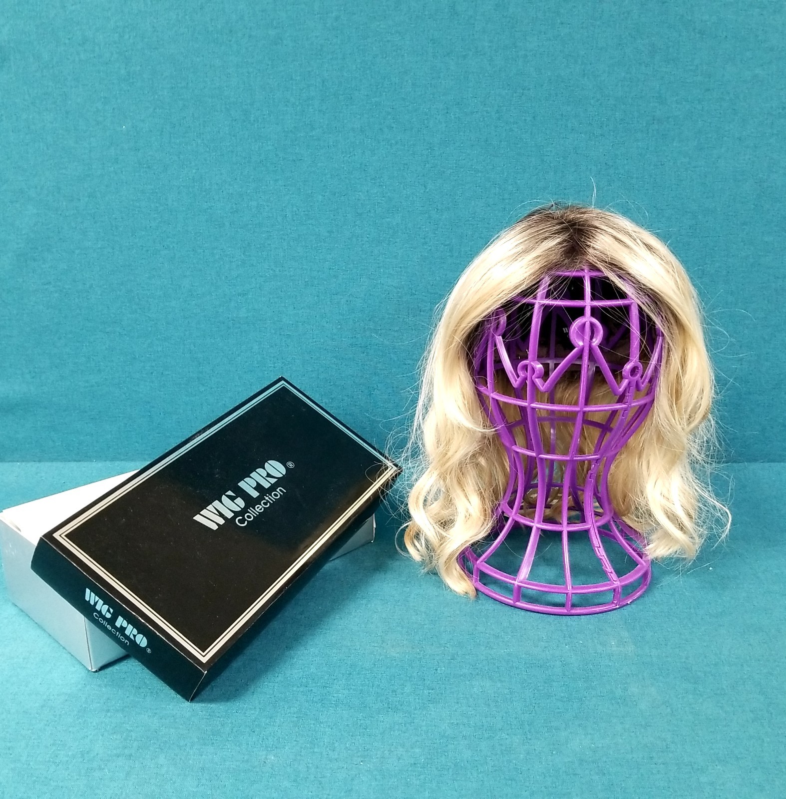 EUC – WIG PRO Collection Platinum Blonde Joy Style Wig In Box Mod Acrylic