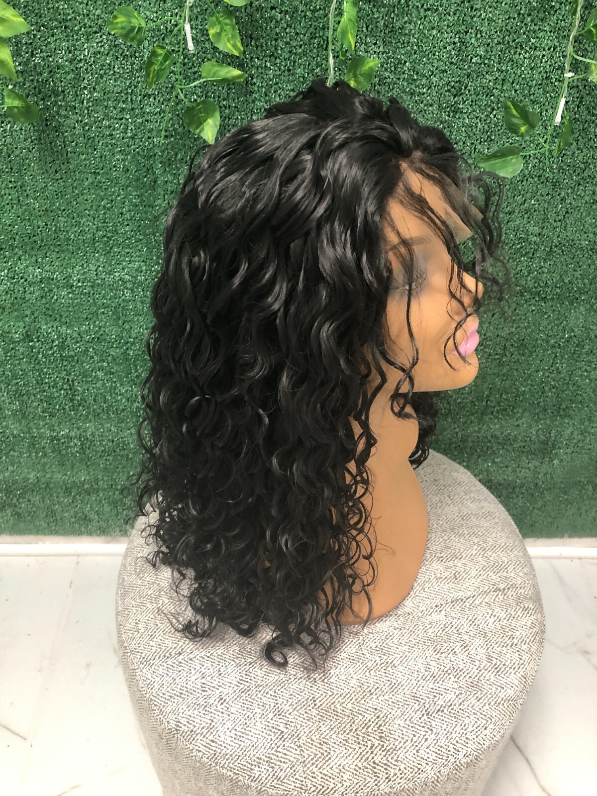 20-Inch Synthetic Black Hair Wig with Loose Waves – Natural Look, High Quality