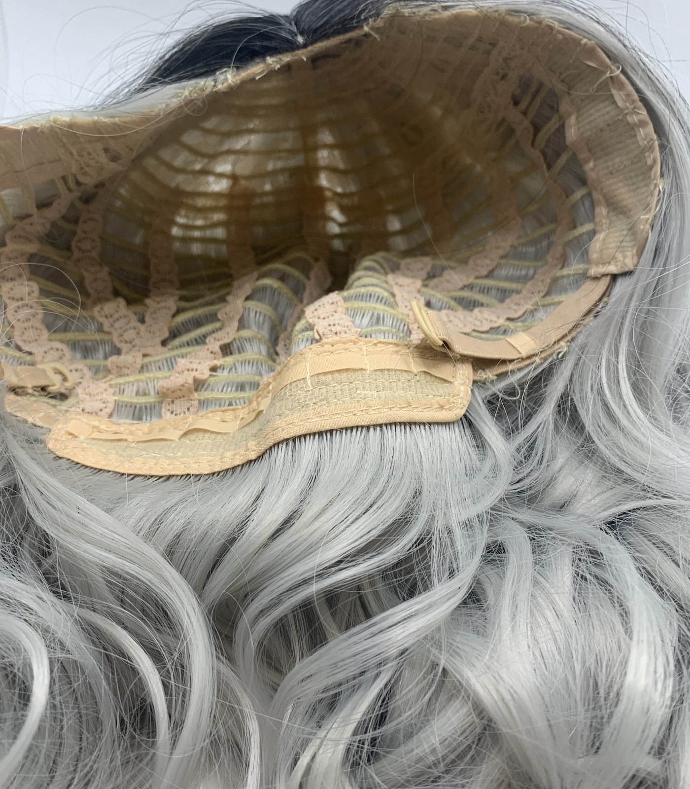 Queentas-Silver Gray Ombre Long Wavy CurlyWig WomenSynthetic Hair PU 20” 1B Gray