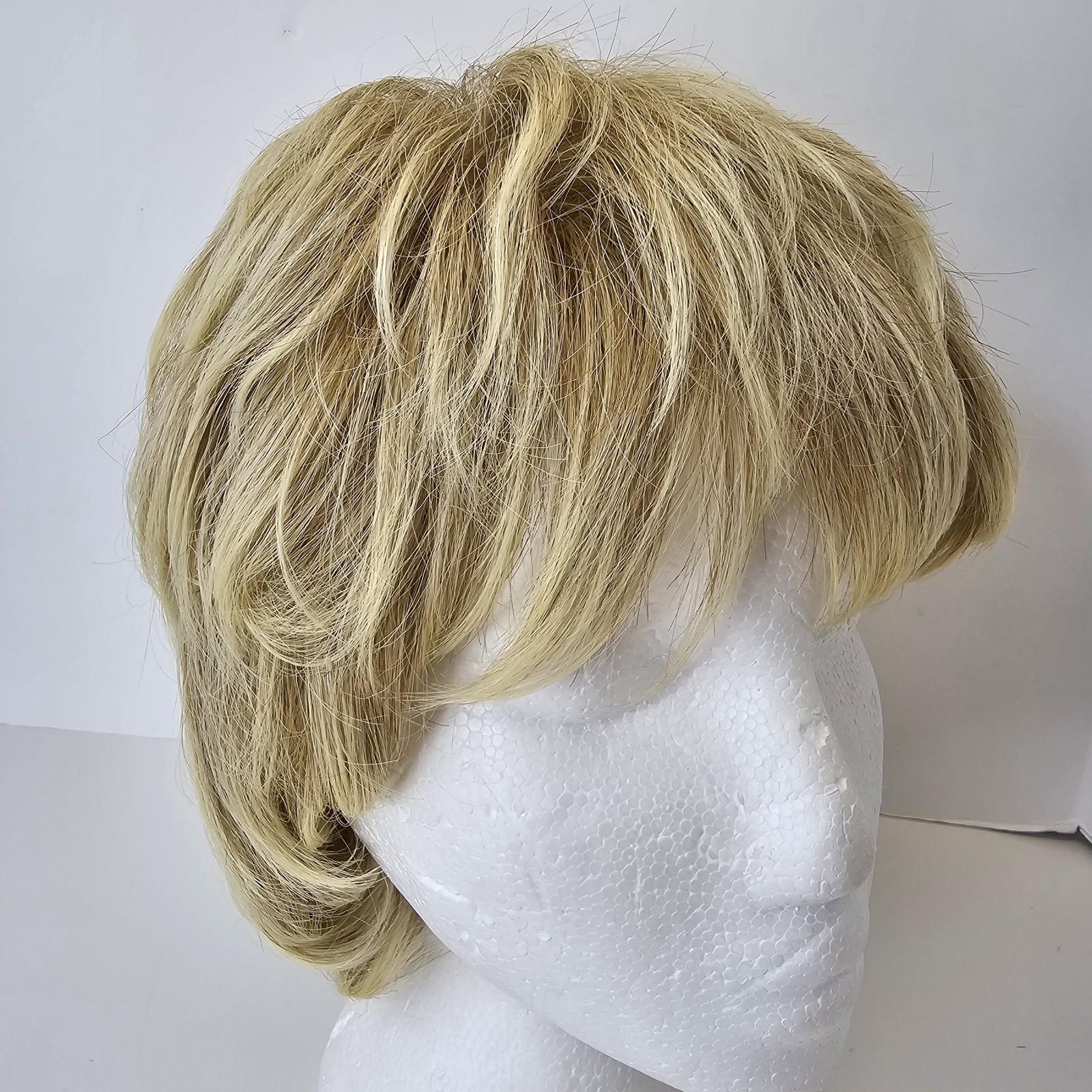 Foxy Silver Collection Gail T14/88 Shirt Blonde Wig 10433