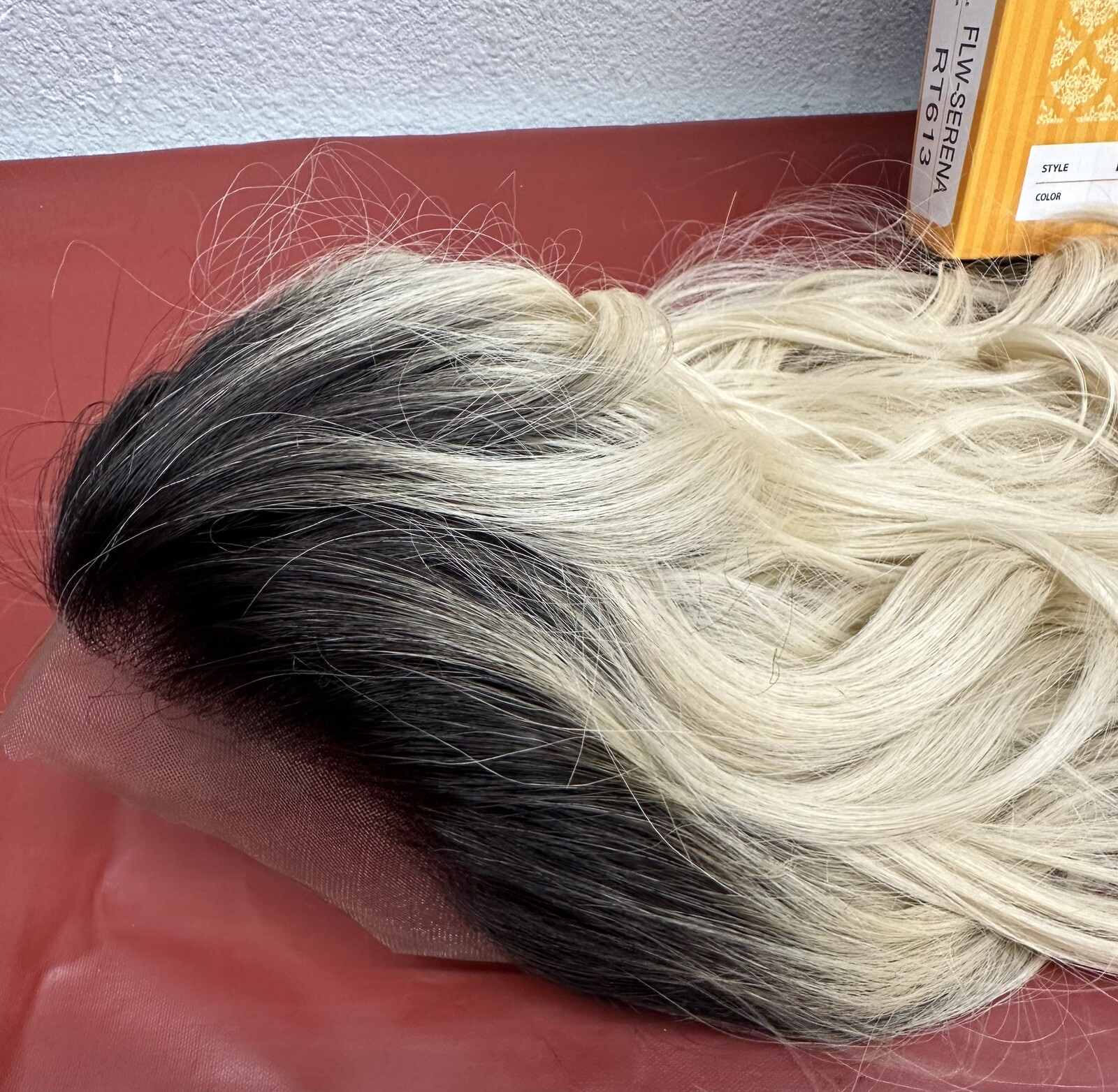 SWISS LACE FUTURA WIG WIDE LACE NIX & NOX LONG COLOR RT613 NEW