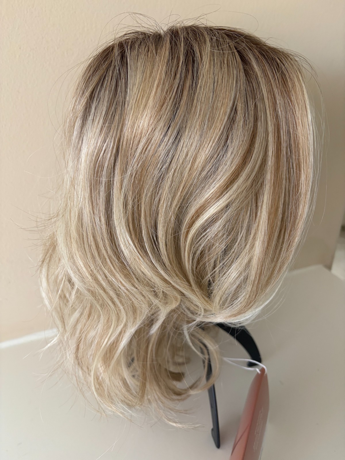 Amore Rohan Wig Sea Salt Blonde Rooted NWT