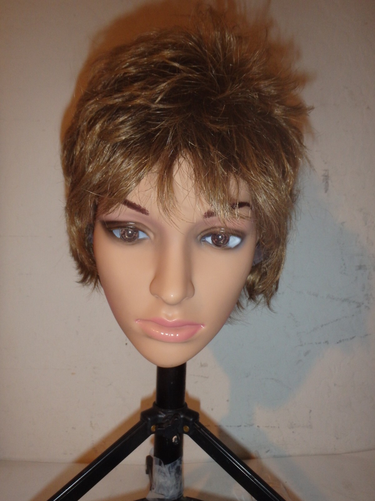 TWC Fashion Club Designs Daisy 14/16H Average Synthetic Wig