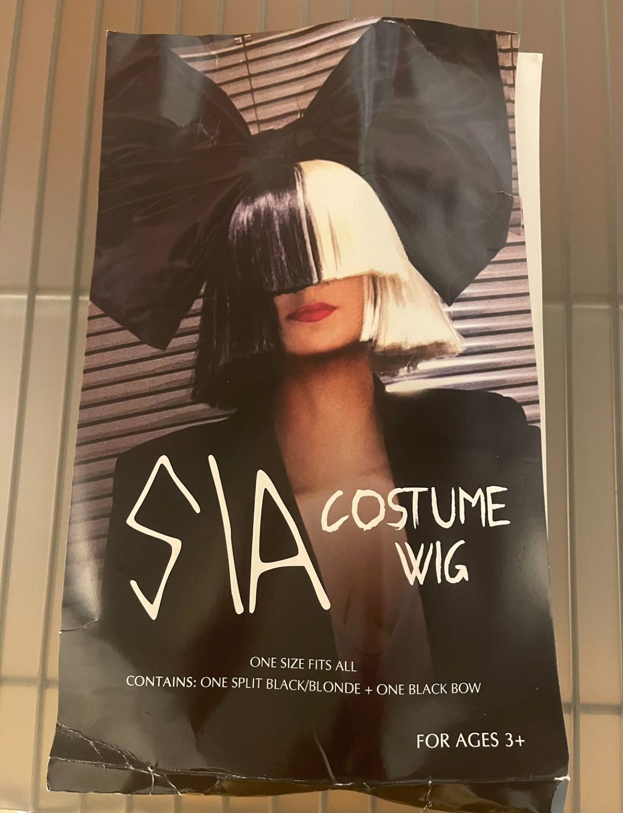 Stylish SIA Costume Cosplay Wig Half Black-Blonde & Bow Short for All Occasion