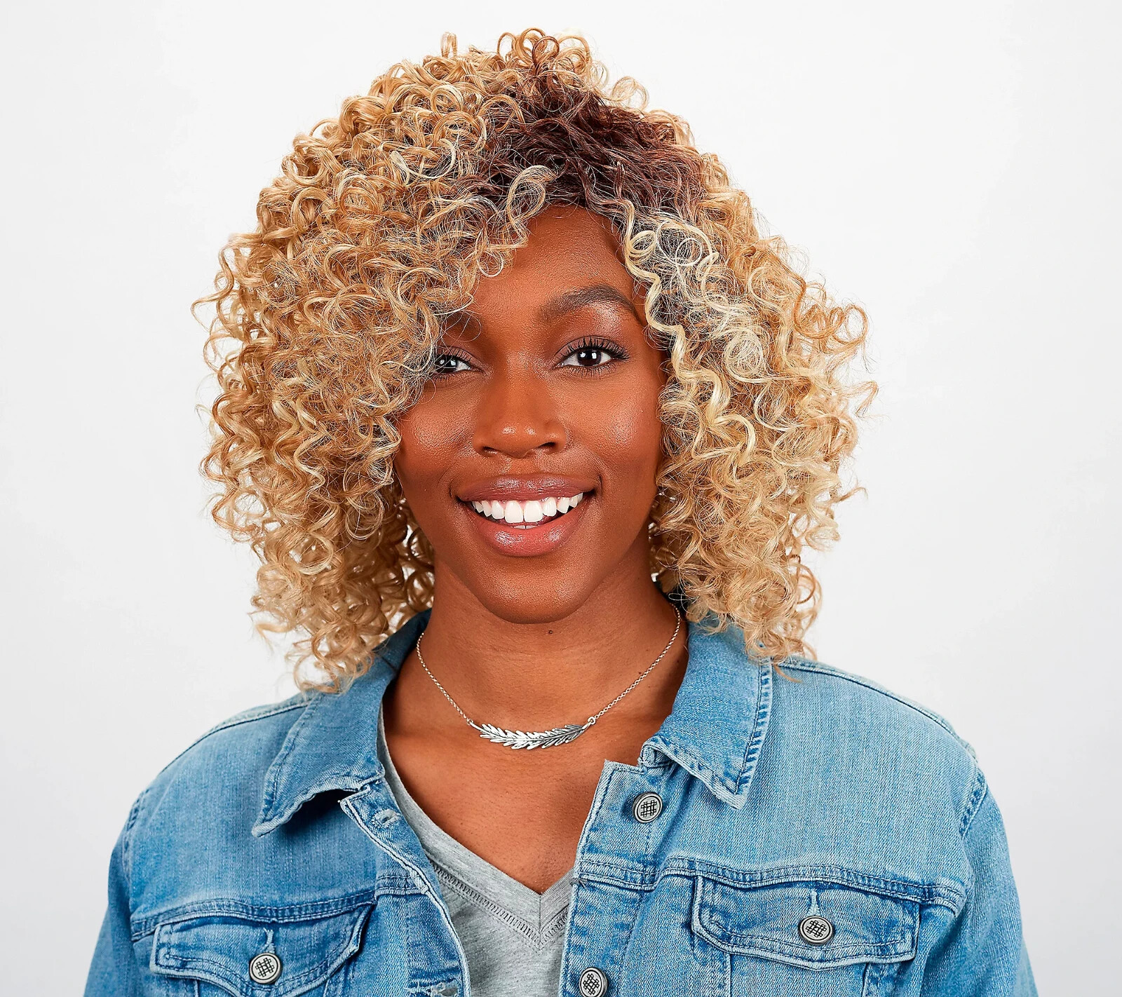 Hairdo Mid-Length Sassy Curl Styled Wig – Rooted Vanilla Cream a673900