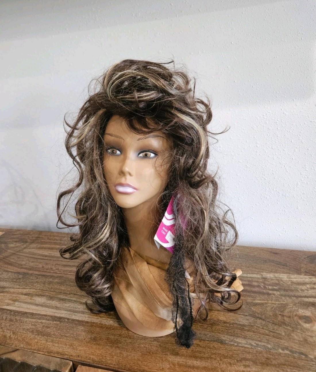 Long Layered Wig Synthetic Brown Bold Blonde Highlights Shag Siudus Heat Resist