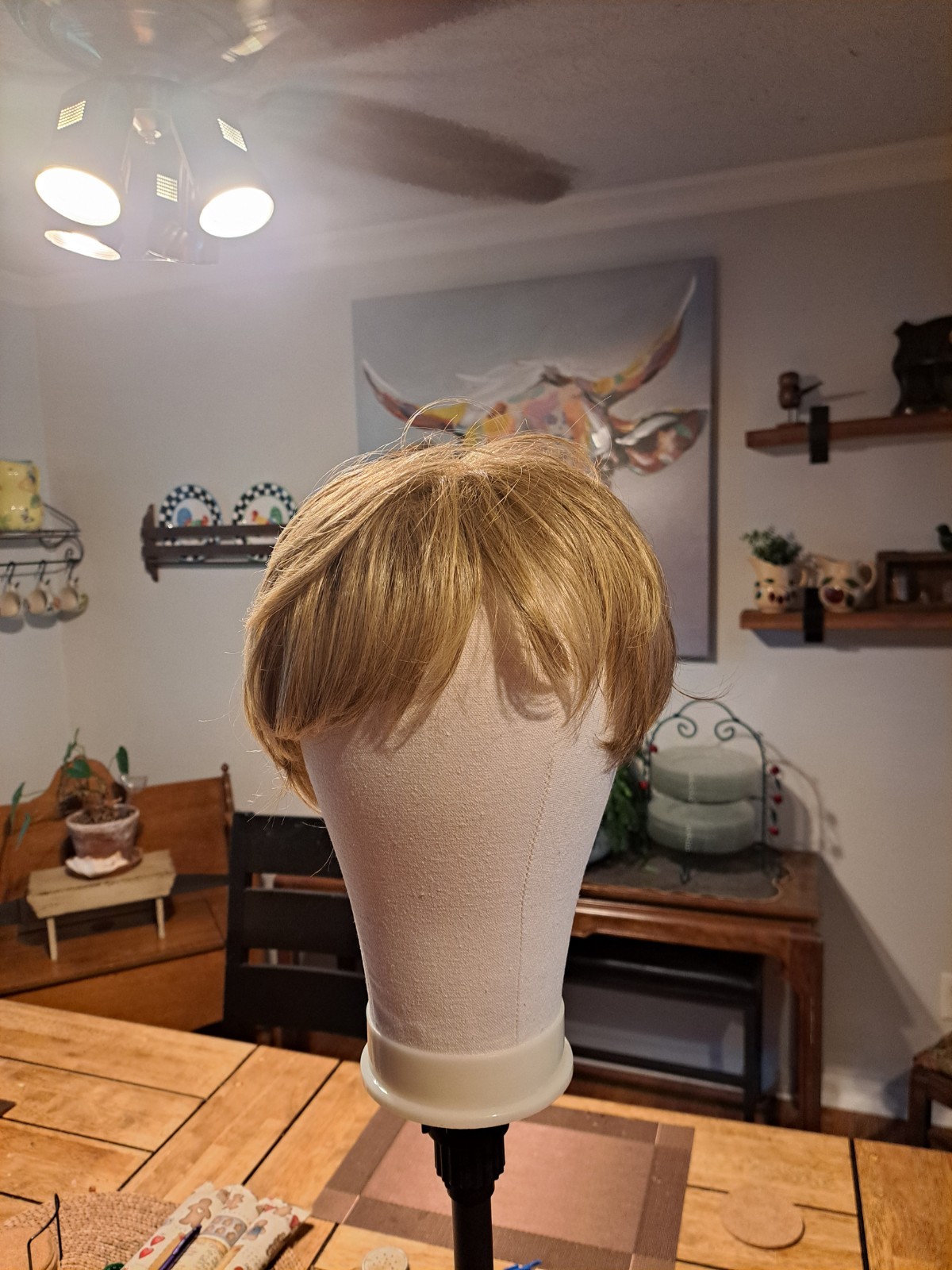 Short Blonde Straight Wig with Bangs, Unisex Adult, Natural Look