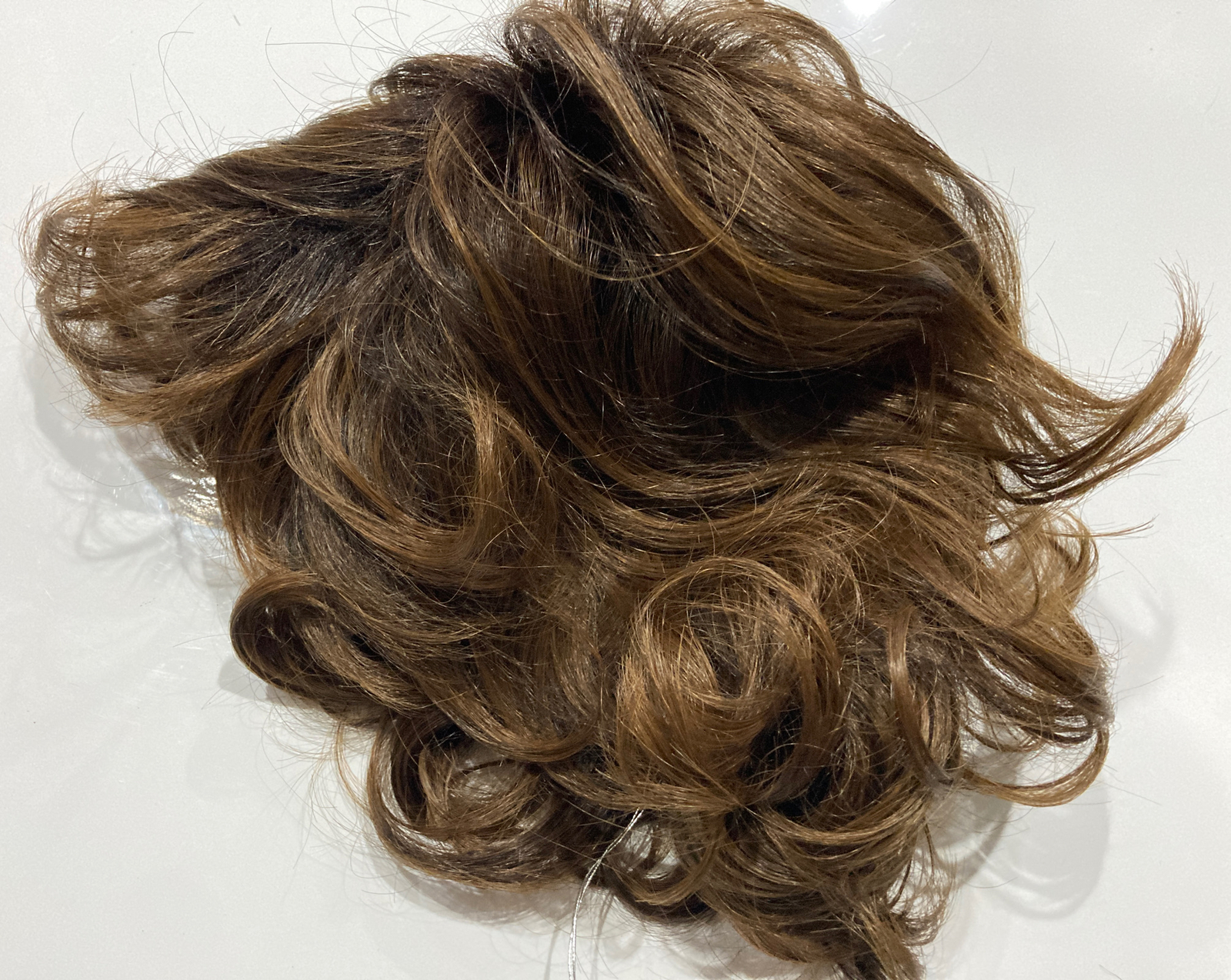 Toni Brattin 330 Perfection Regular Mid Length Wig LIGHT BROWN 922 MSRP $129