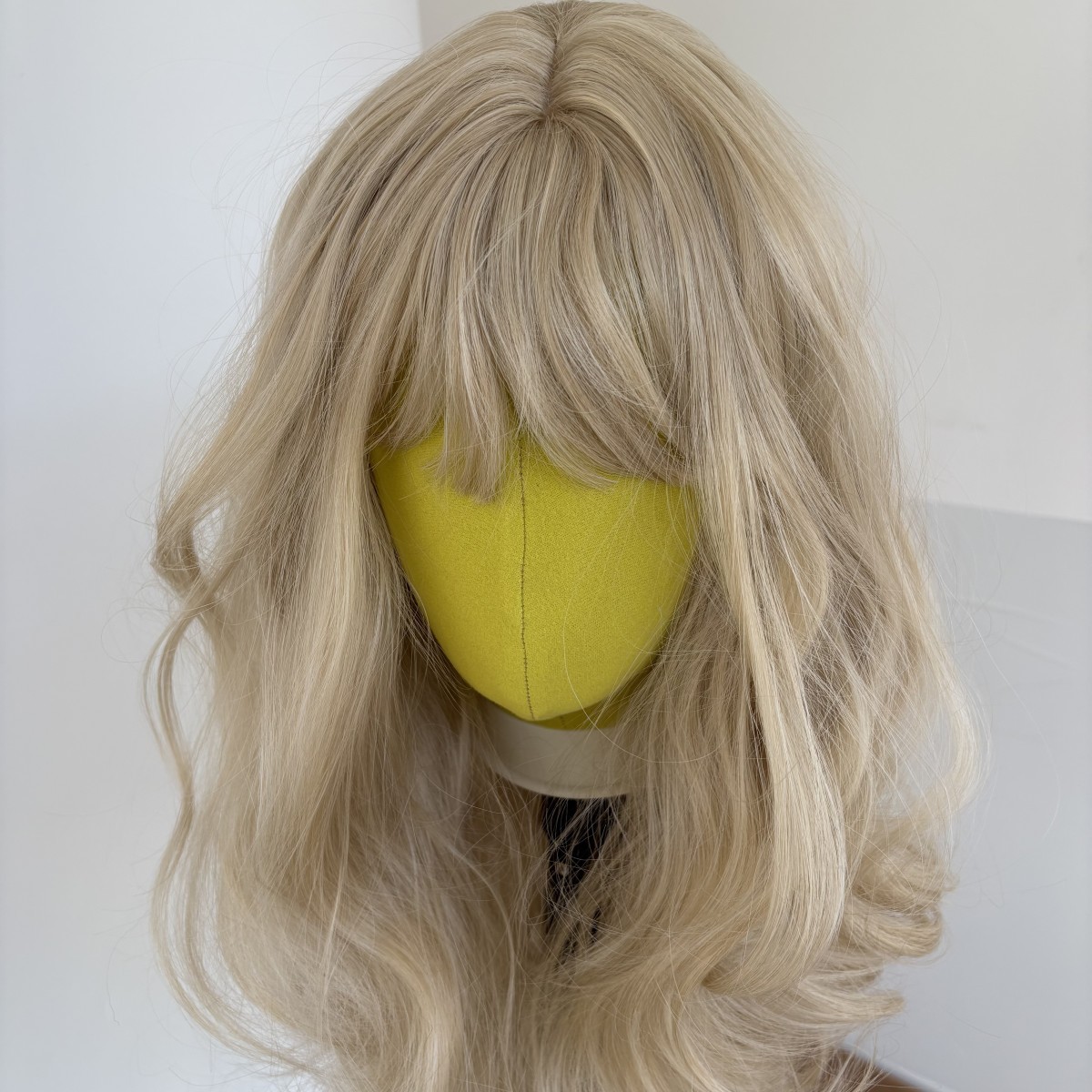 Heat Resistant Synthetic Hair Long Wavy Cosplay Wig With Fringe Ash blonde