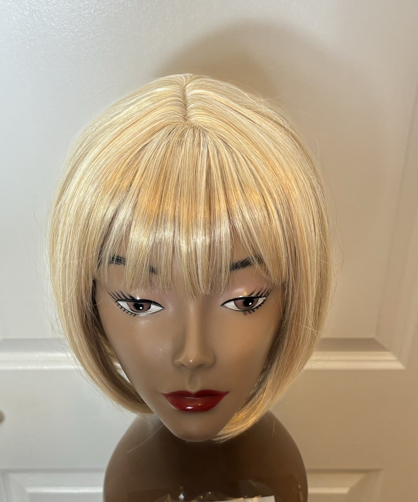 NEW Synthetic Wig Golden Blonde Chin Length Bob Bangs Skin Part Size Average 1-3