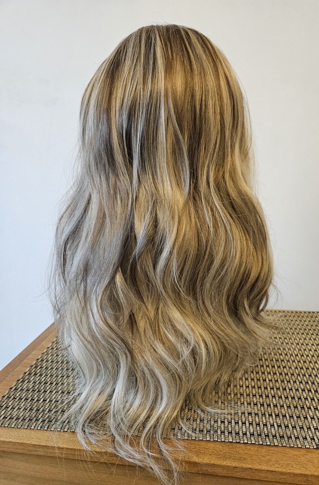 New LONG CURLY/WAVY LACE FRONT HIGHLIGHTS MIXED BLONDE WIG