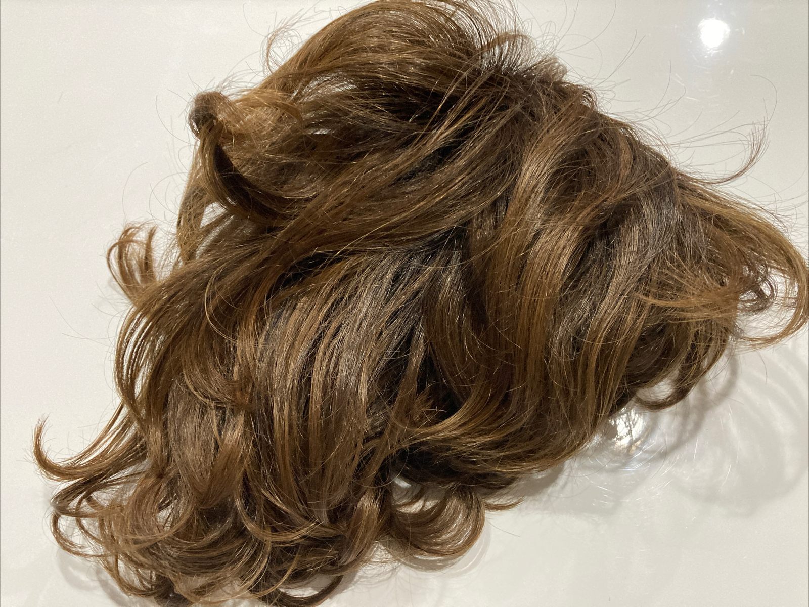 Toni Brattin 330 Perfection Regular Mid Length Wig LIGHT BROWN 922 MSRP $129