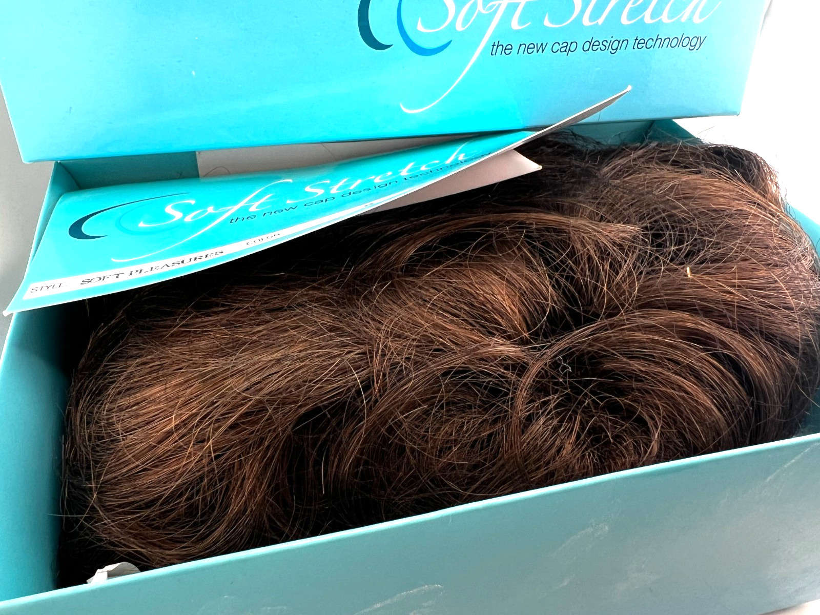 NIB Soft Stretch TWC Wig Soft Pleasures Sz Average Color 8 Brown Brunette Curl