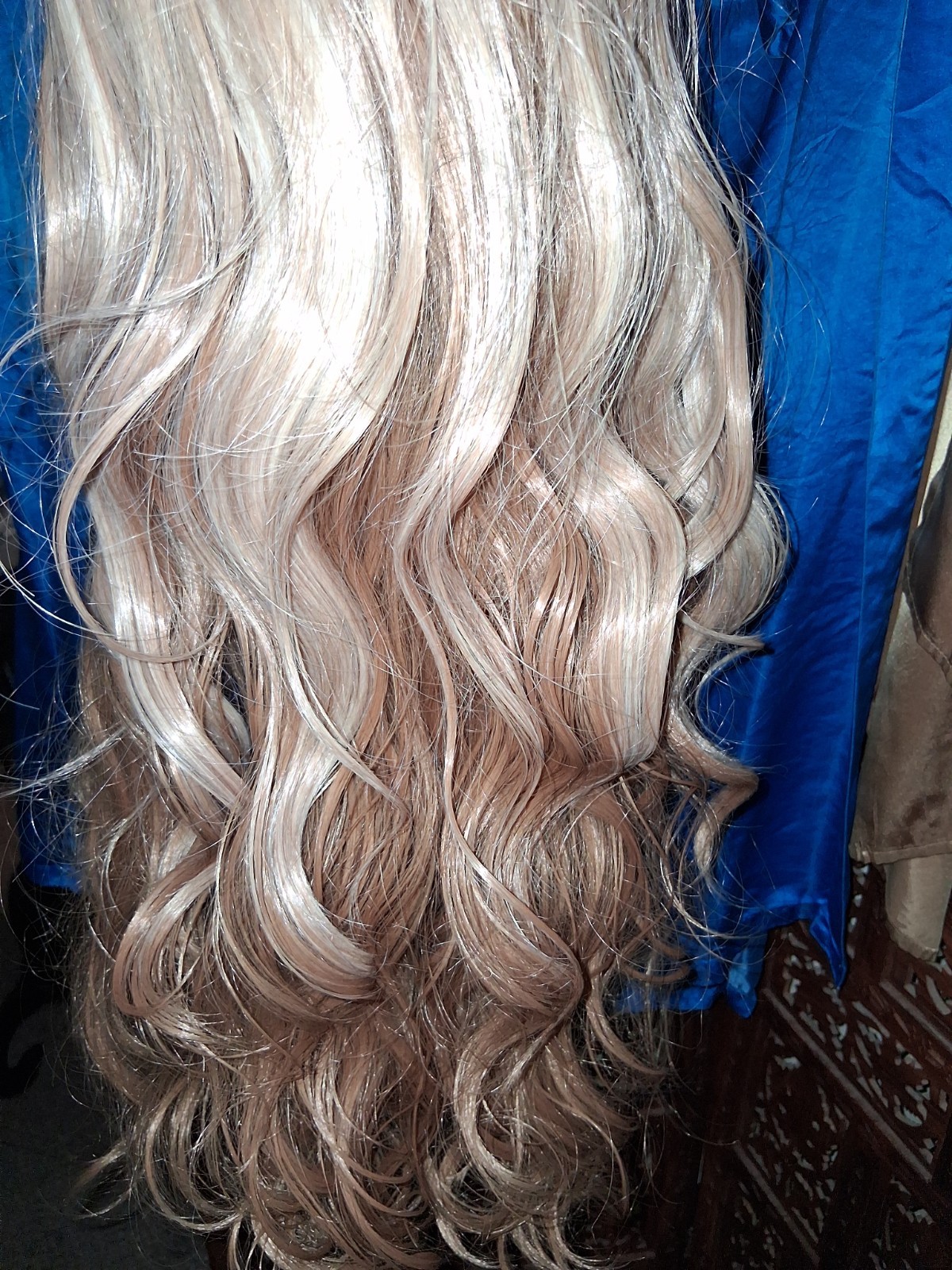 28 Inch, Synthetic Blonde Loose Wave Style, HR New Worn Once
