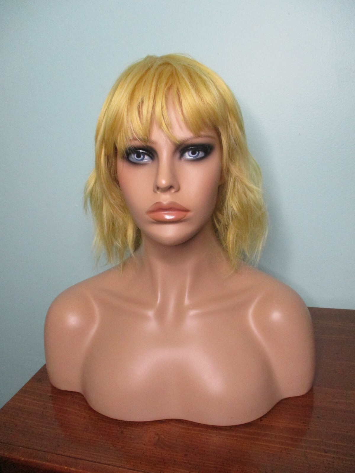 14″ yellow blonde SHAG BOB wavy medium length cosplay WIG by ARDA – MILEY