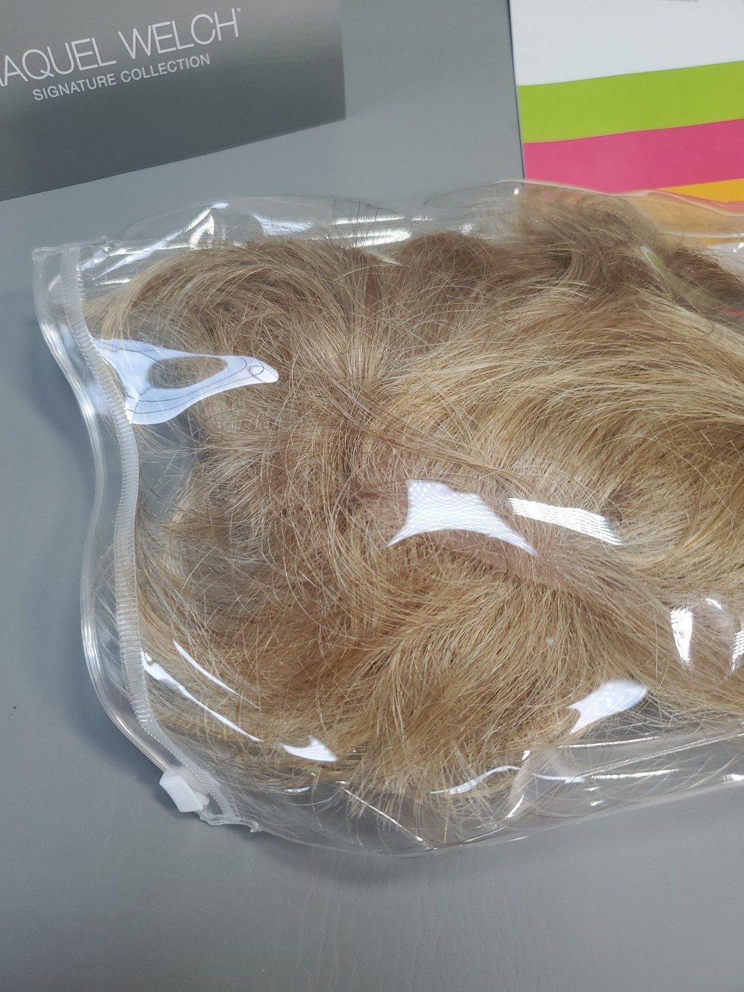 Raquel Welch ‘Crushing on Casual’ Wig – R25 Ginger Blonde – Lace Front