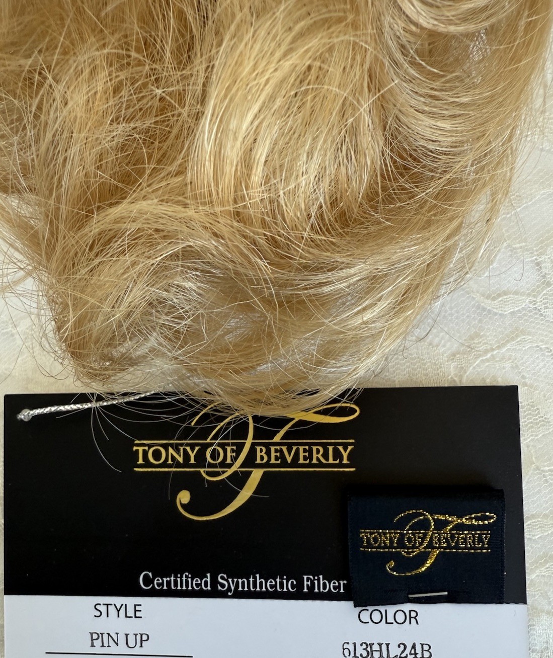 Tony Of Beverly Snappy Clip 5″ Pin Up Bun in Color: 613HL24B