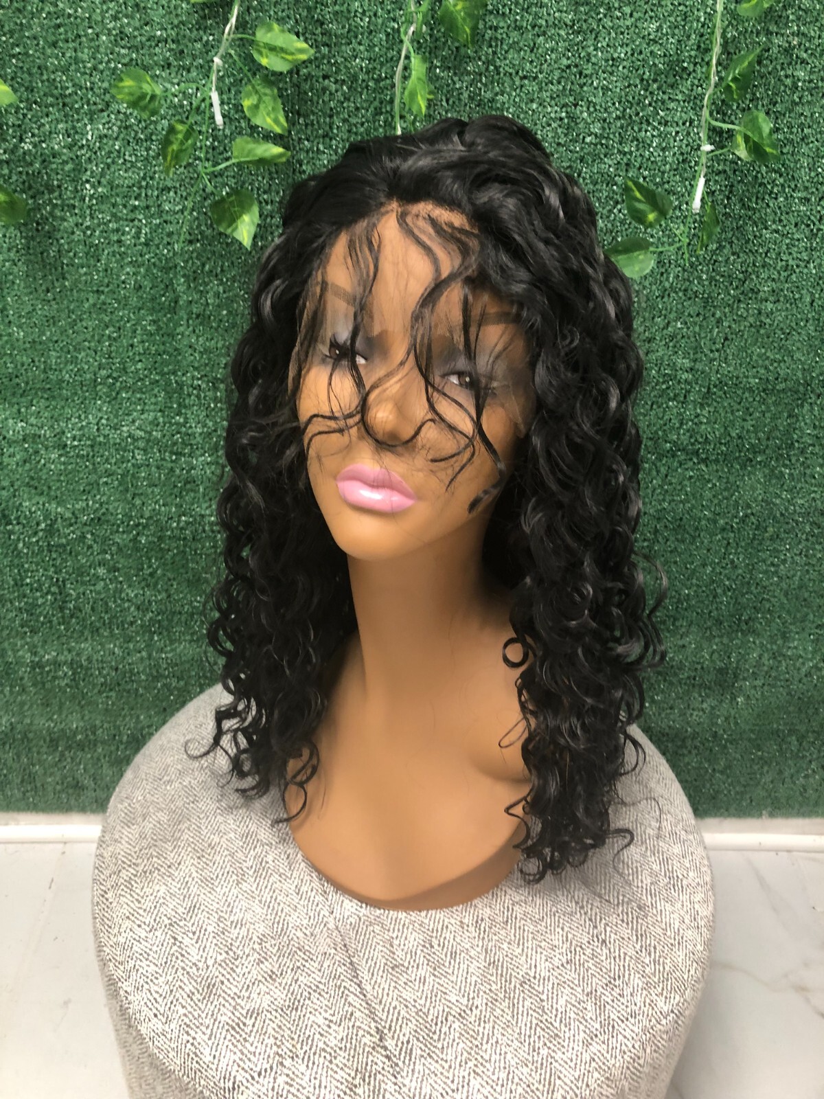 20-Inch Synthetic Black Hair Wig with Loose Waves – Natural Look, High Quality