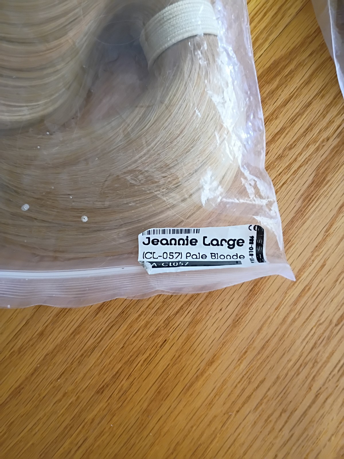 Arda Wigs Jeannie Large