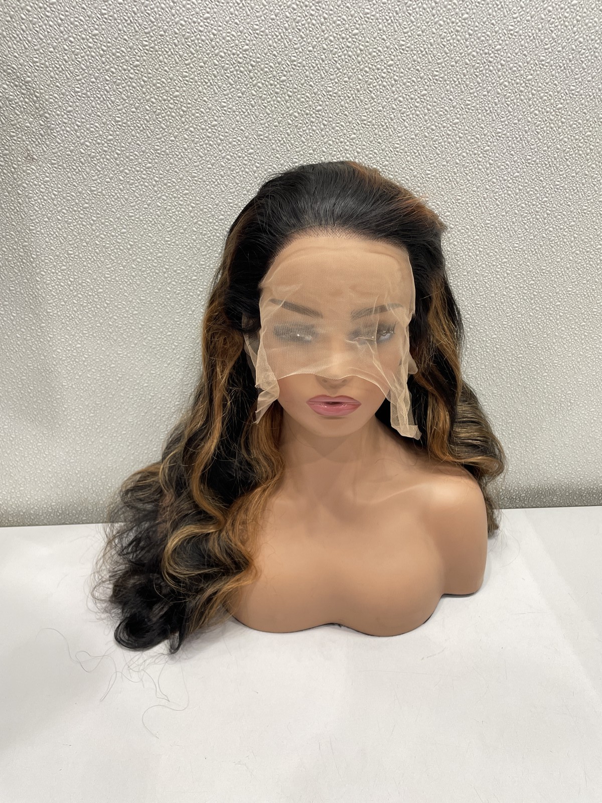 Soeyrkke 1B/27 Body Wave Human Hair Blend HD Transparent Lace Front Wig, 32″