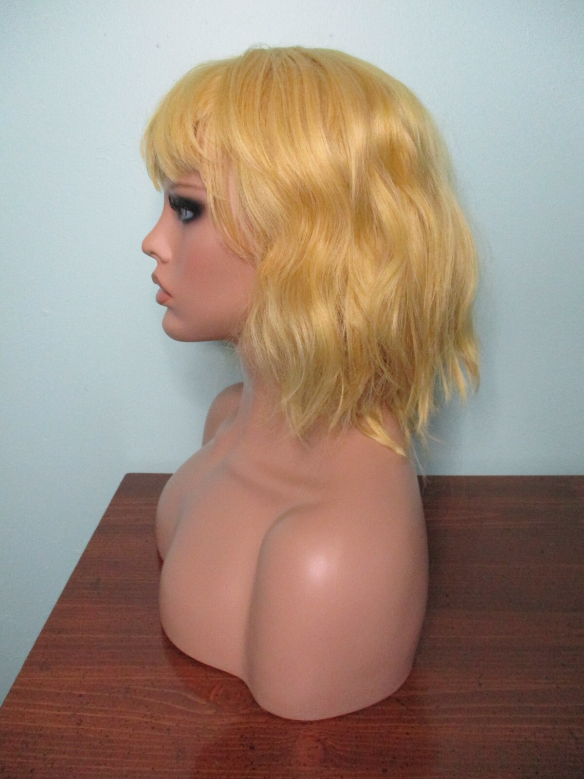 14″ yellow blonde SHAG BOB wavy medium length cosplay WIG by ARDA – MILEY