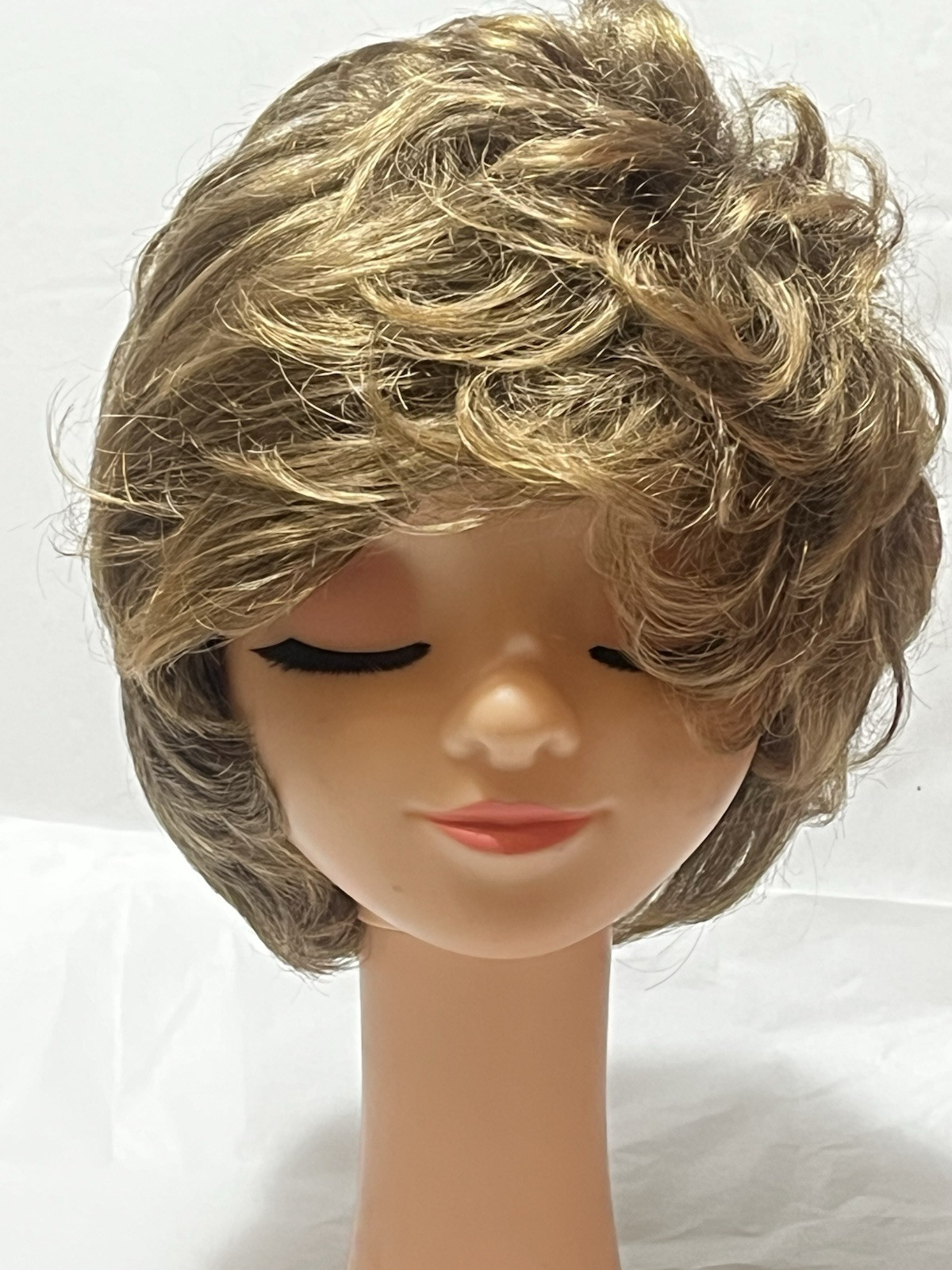 TWC Fashion Club Wig Affliction Color 14/16H Blonde