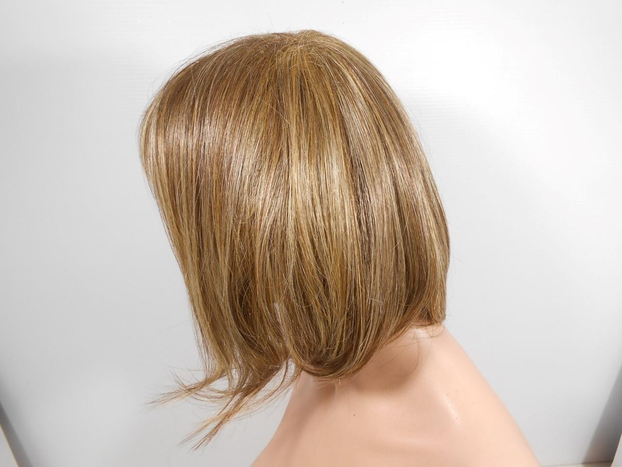 NEW HAIRDO WIG LAYERED LOVE AVERAGE 18H257 GLAZED MOCHA MED BROWN/GOLD R11S+