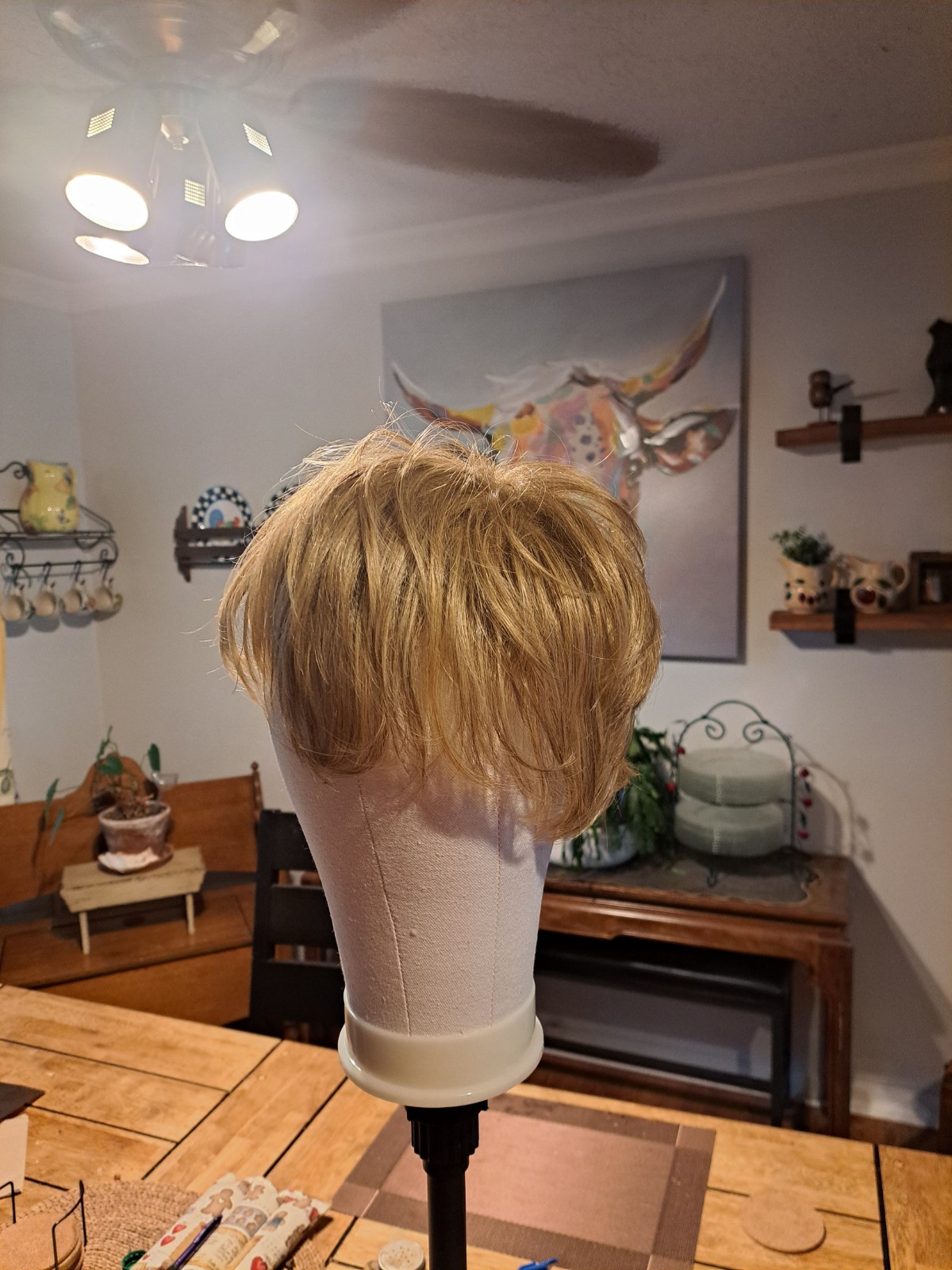 Short Blonde Straight Wig with Bangs, Unisex Adult, Natural Look