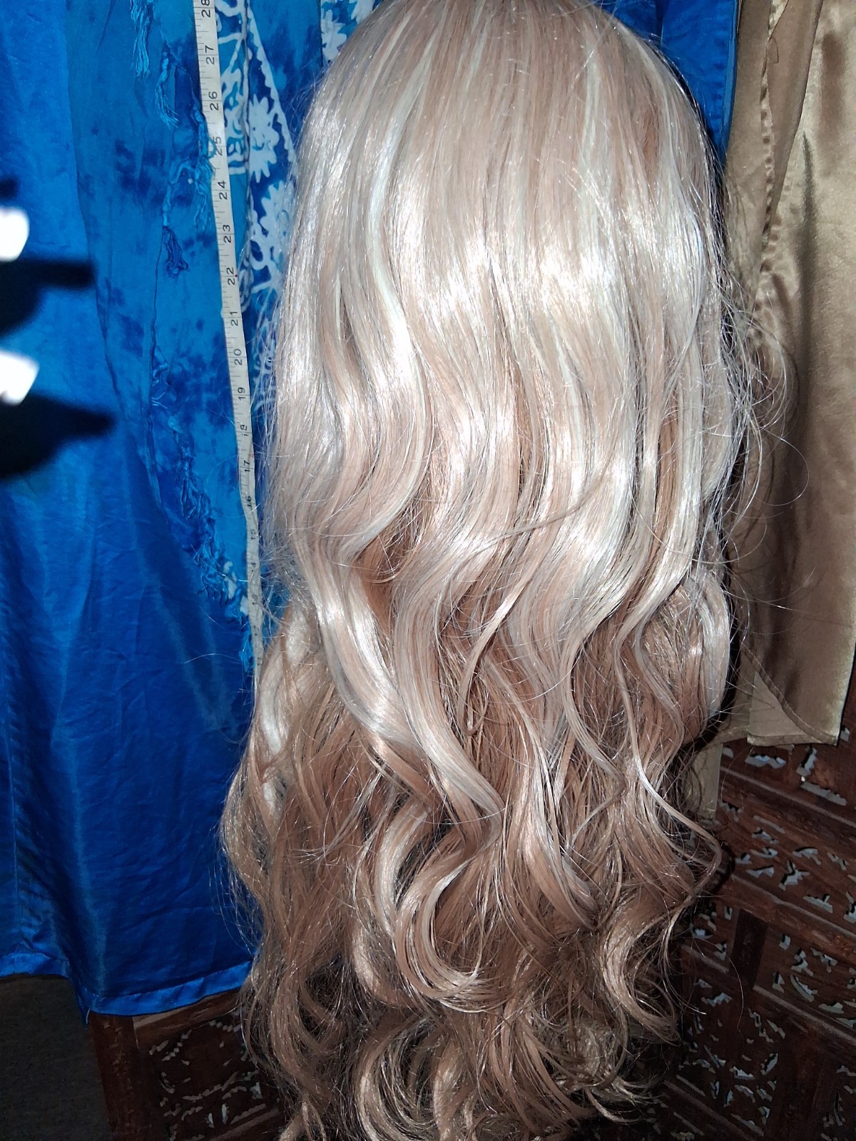 28 Inch, Synthetic Blonde Loose Wave Style, HR New Worn Once