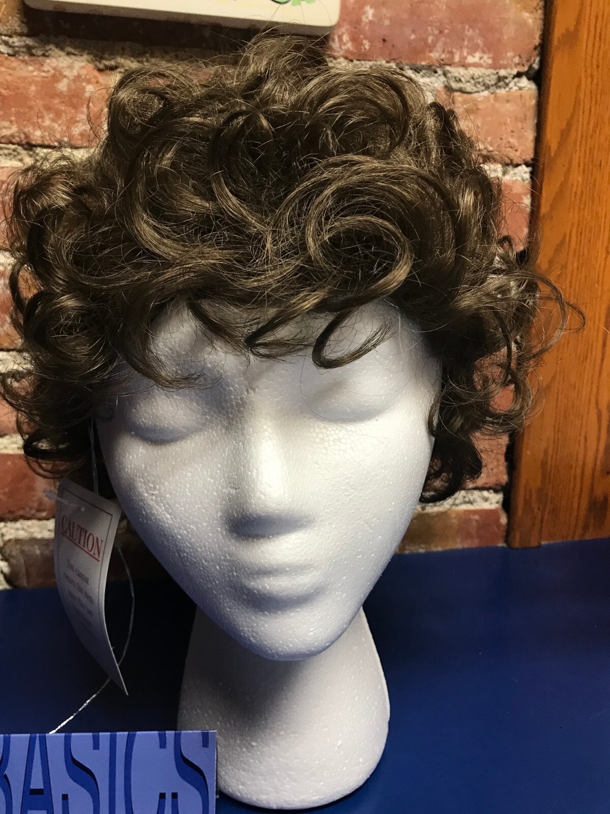 TWC Basics ENCORE Wig New in Box~~Petite