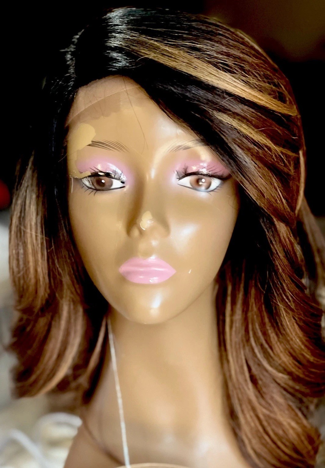 100% SYNTHETIC LACE FRONT WIG LAYERED BOB BROWN & GLD MIX COLOR:SOH239 HEAT OK