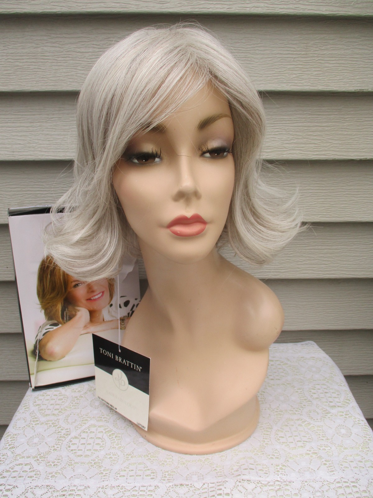 Toni Brattin Wig ENTICING Size Reg AVERAGE Color LIGHT GRAY Heat Friendly